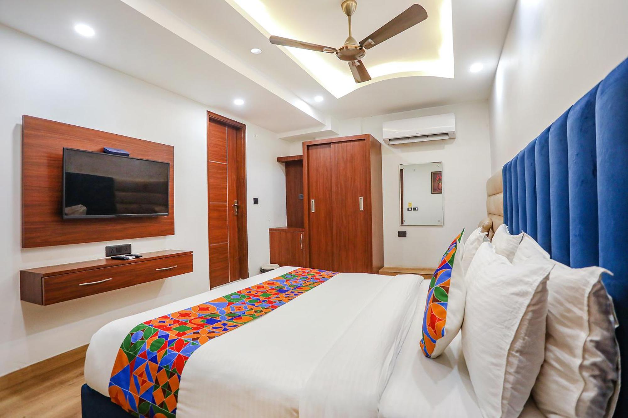 Fabhotel Rs Golden - Nr Nehru Place Market Hotel 3*