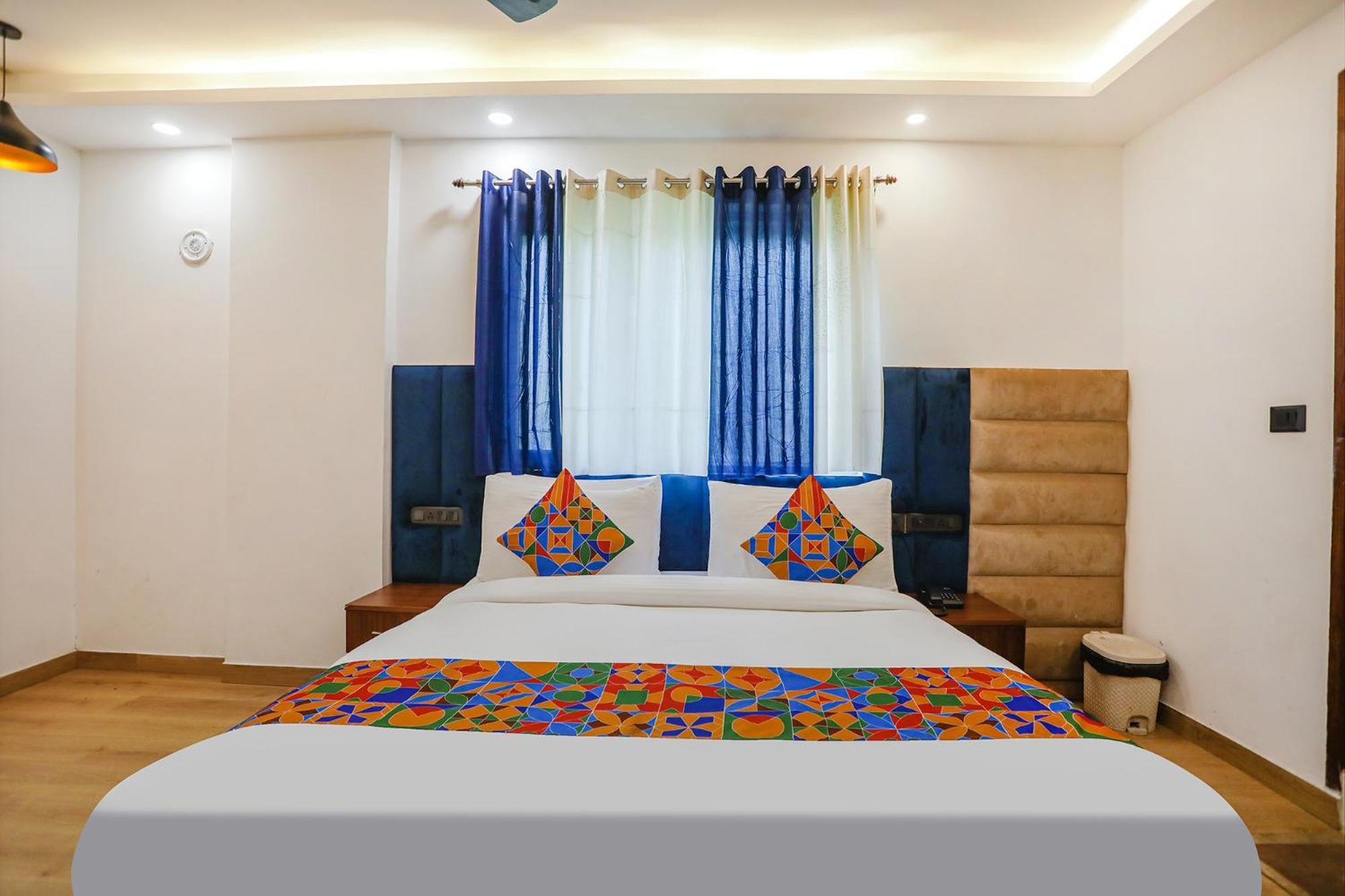 Fabhotel Rs Golden - Nr Nehru Place Market 3*
