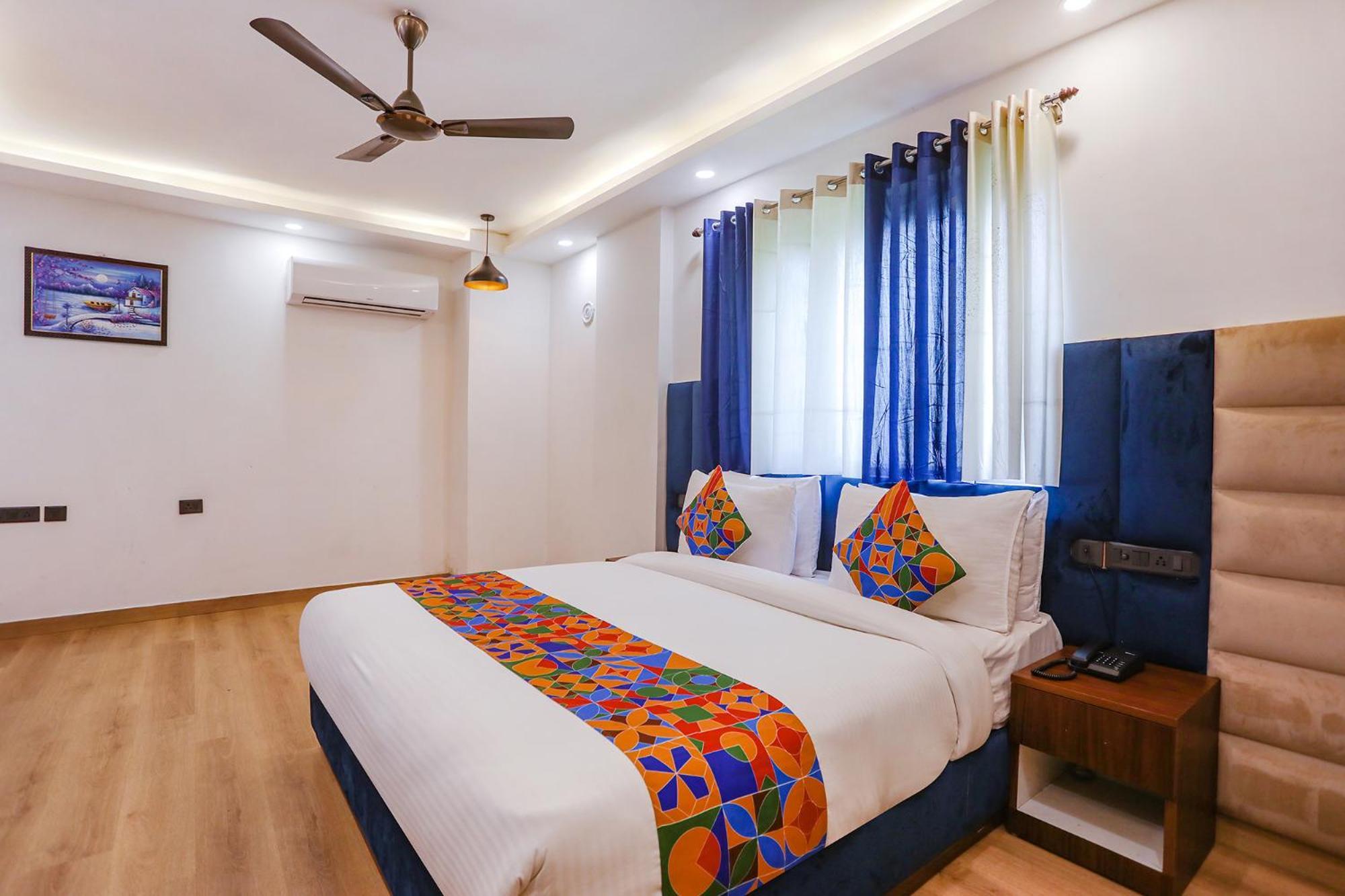 Fabhotel Rs Golden - Nr Nehru Place Market Hotel