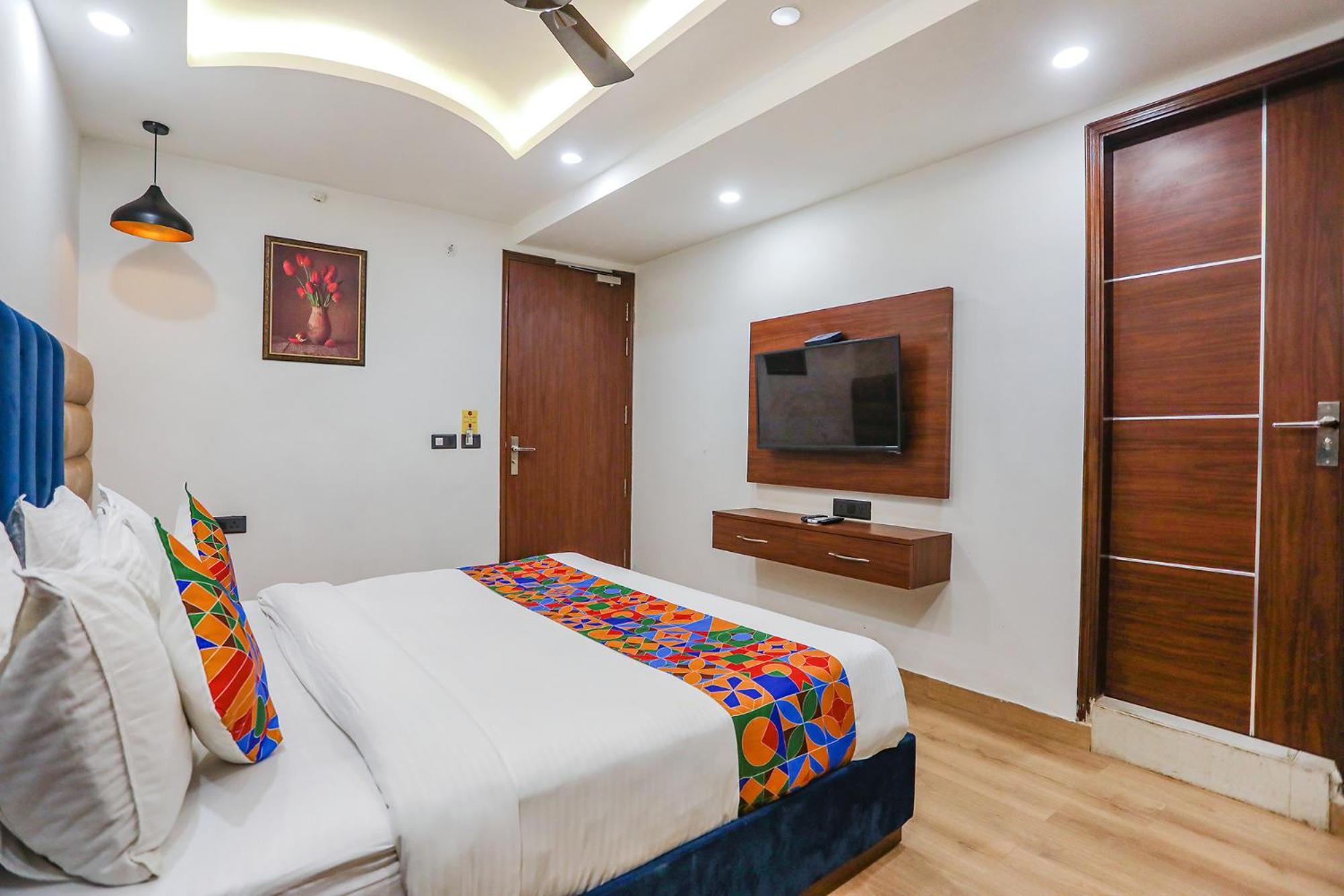 Hotel Fabhotel Rs Golden - Nr Nehru Place Market 3*