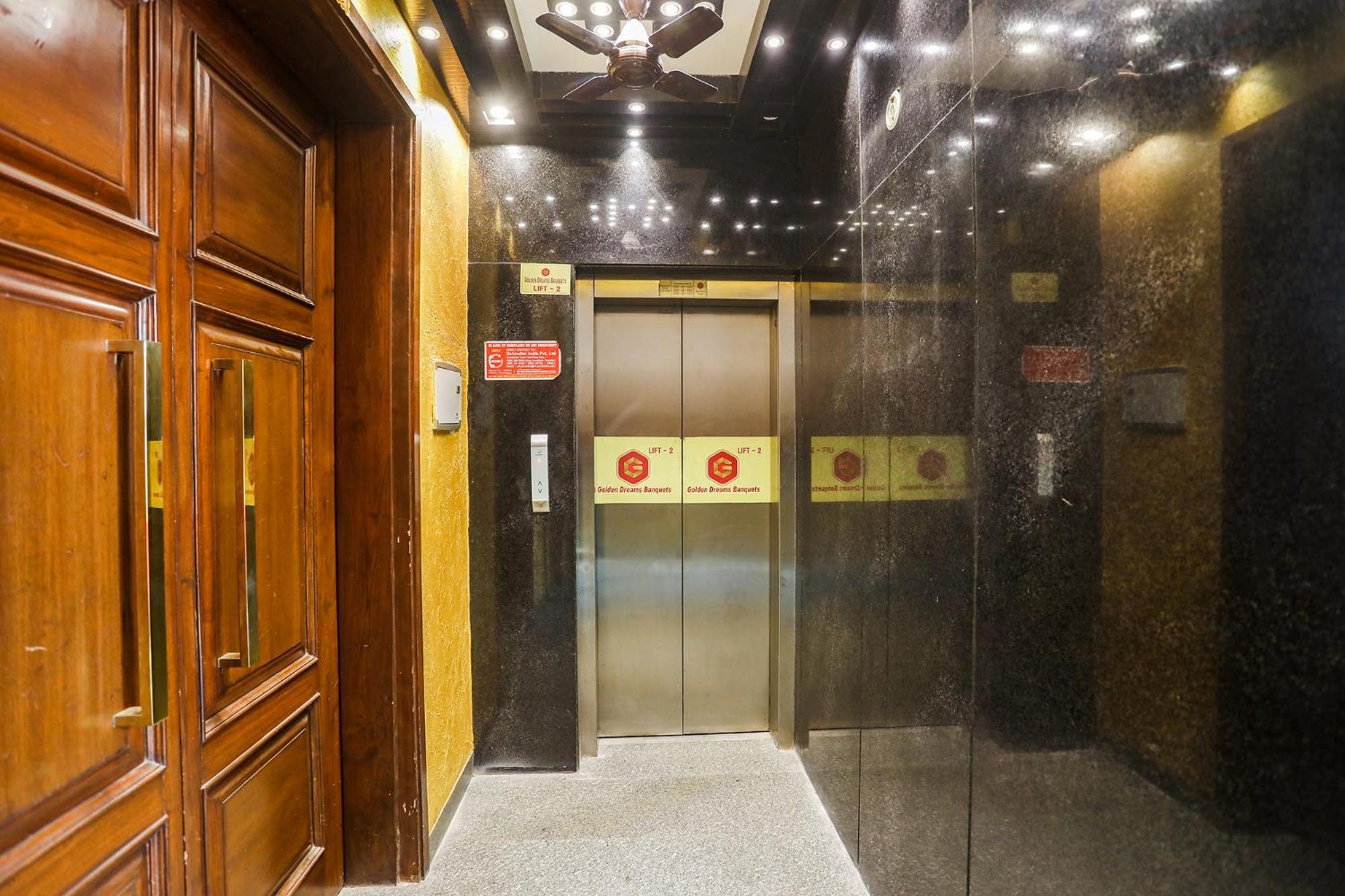 Fabhotel Rs Golden - Nr Nehru Place Market Hotel Nova Deli