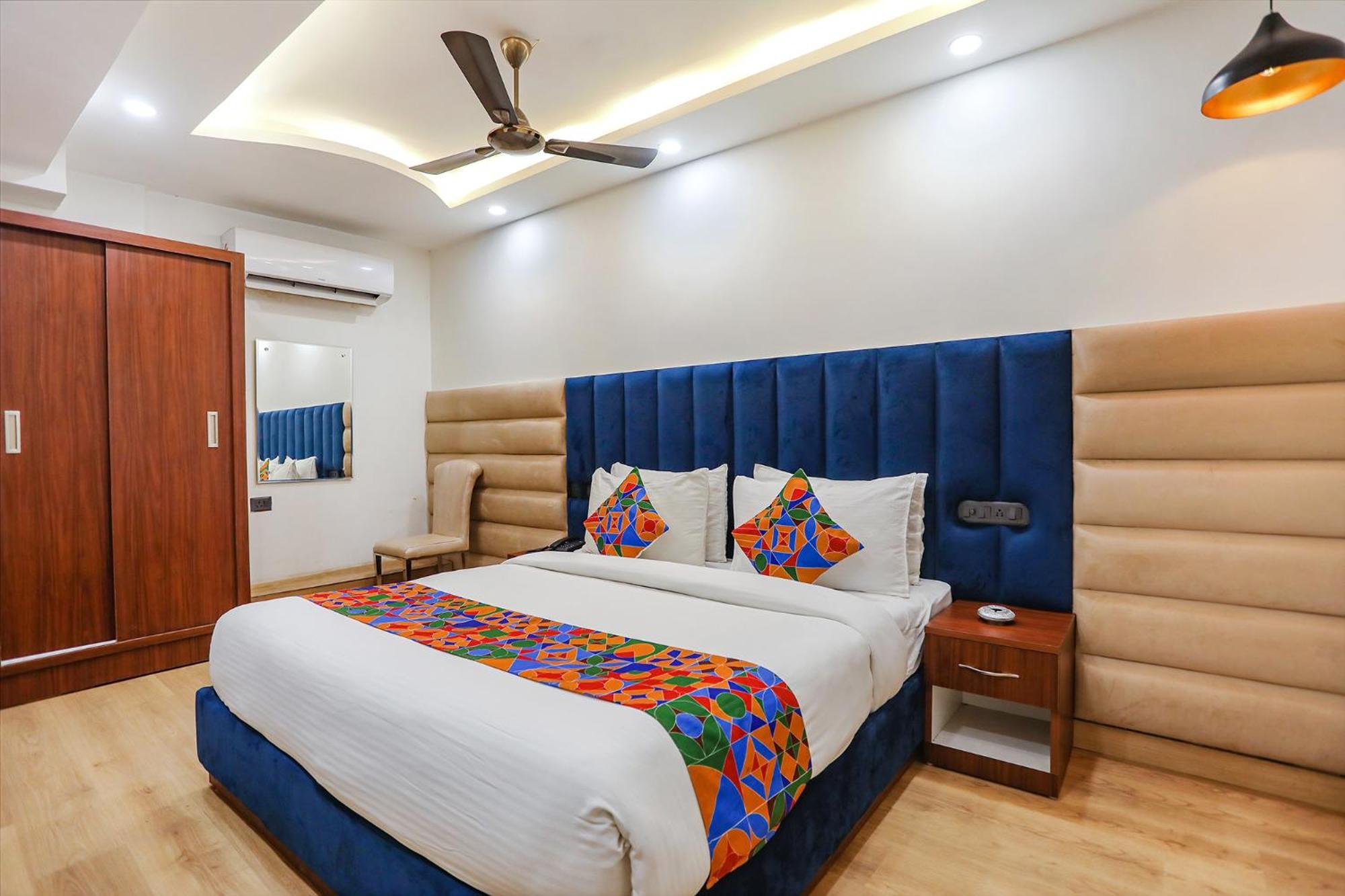 Hotel Fabhotel Rs Golden - Nr Nehru Place Market Nova Deli