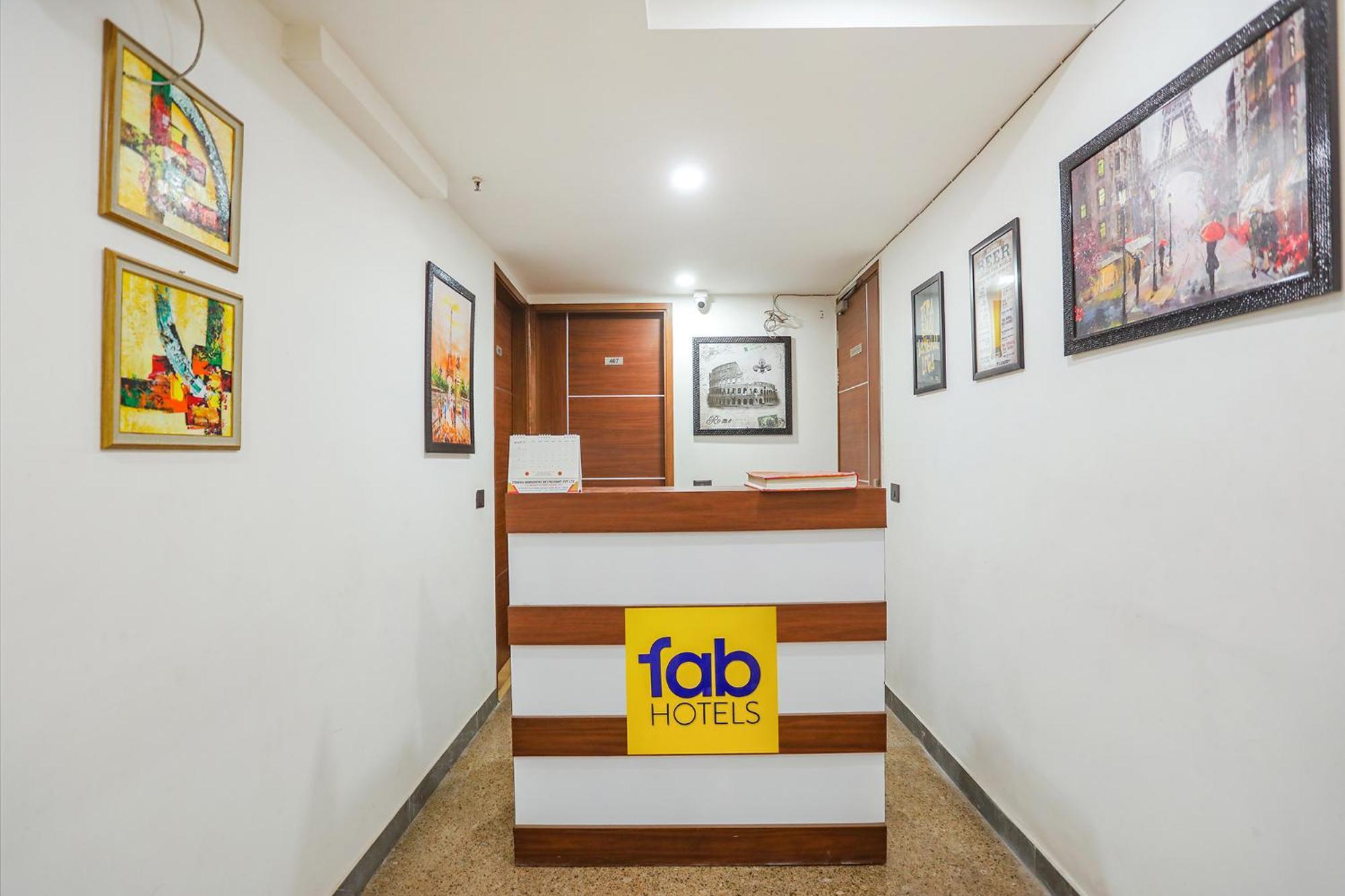 Fabhotel Rs Golden - Nr Nehru Place Market Nova Deli