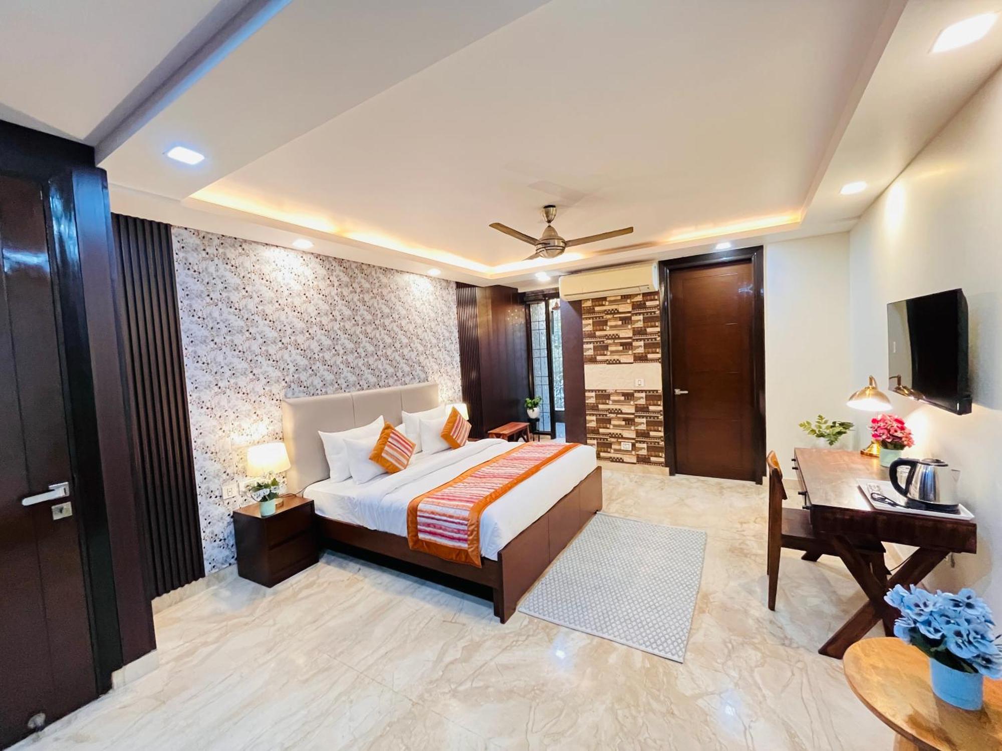 South Haven Residency Near Hauz Khas 3*