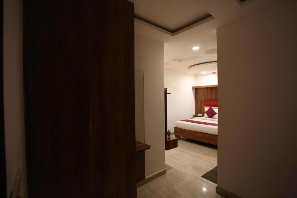 Hotel Happy Plaza 3*
