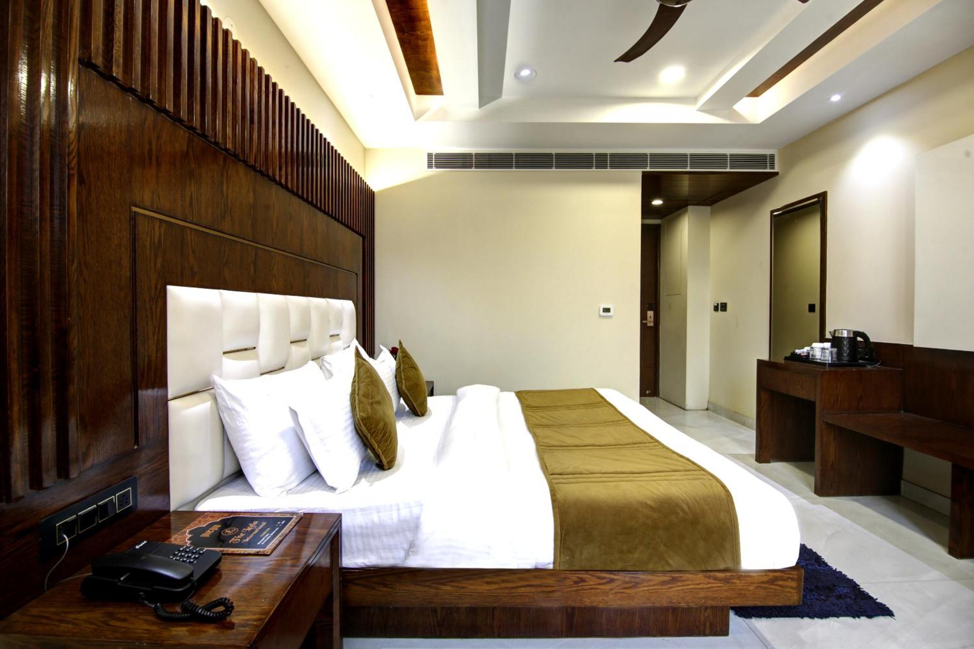 Hotel The Leena Interntional-Traveller'S Choice Top Winner 2025 New Delhi