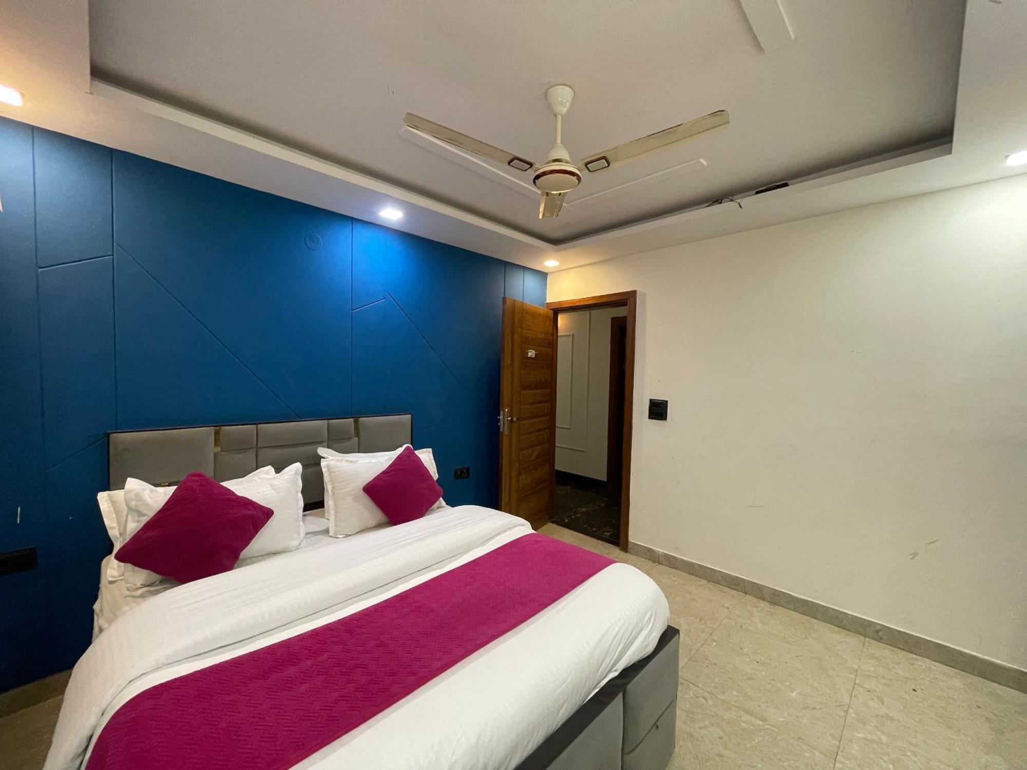 Hotel Heaven Near Pacific Mall Subhash Nagar 3*