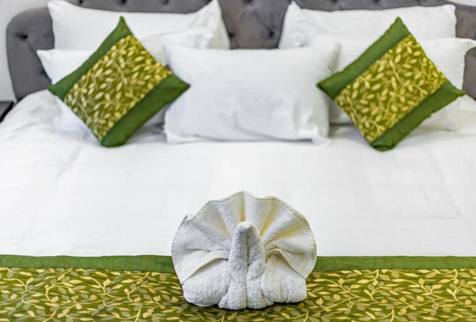 Hotel Mayur C R Park - Greater Kailash New Delhi