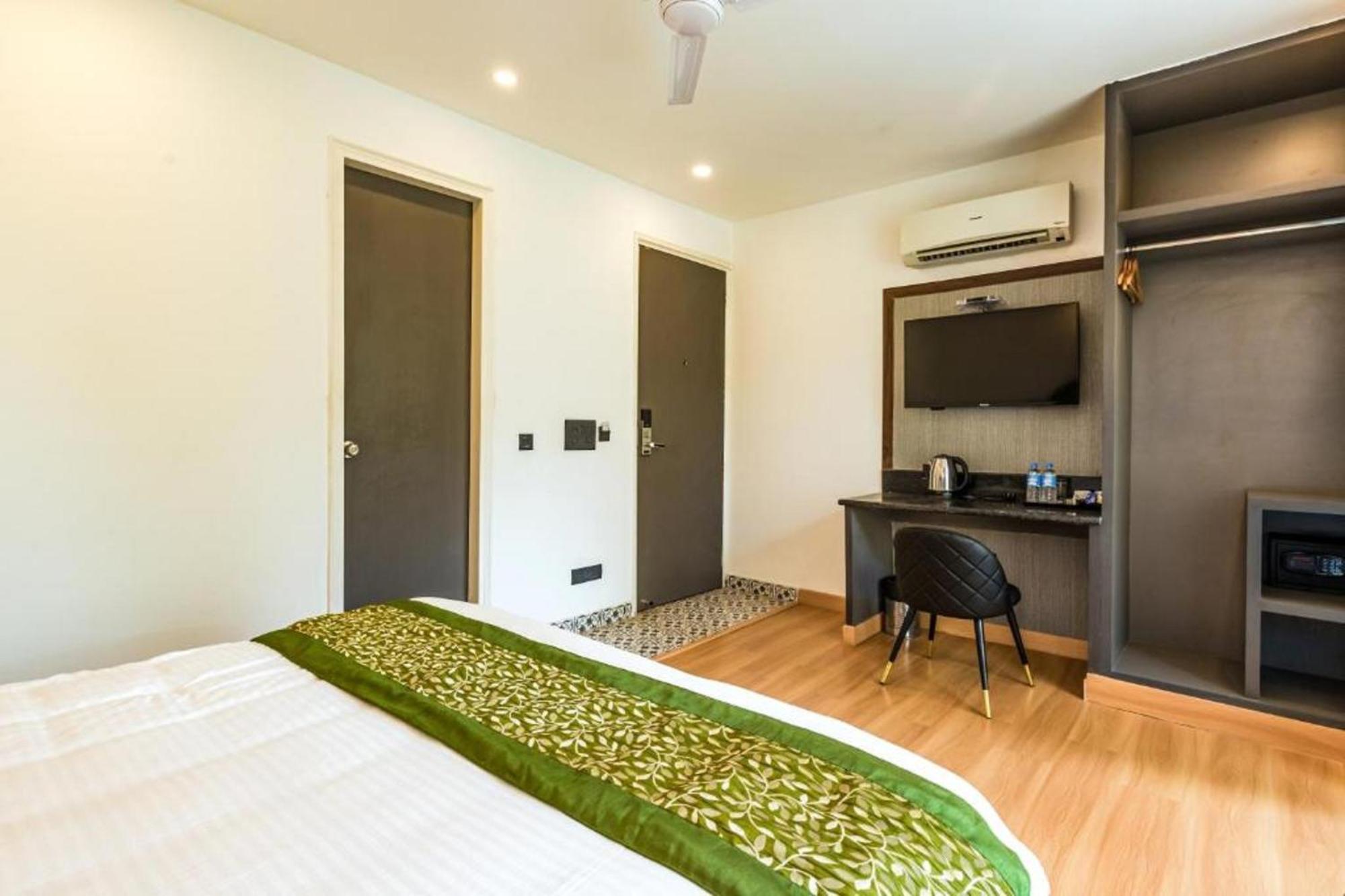 Mayur C R Park - Greater Kailash