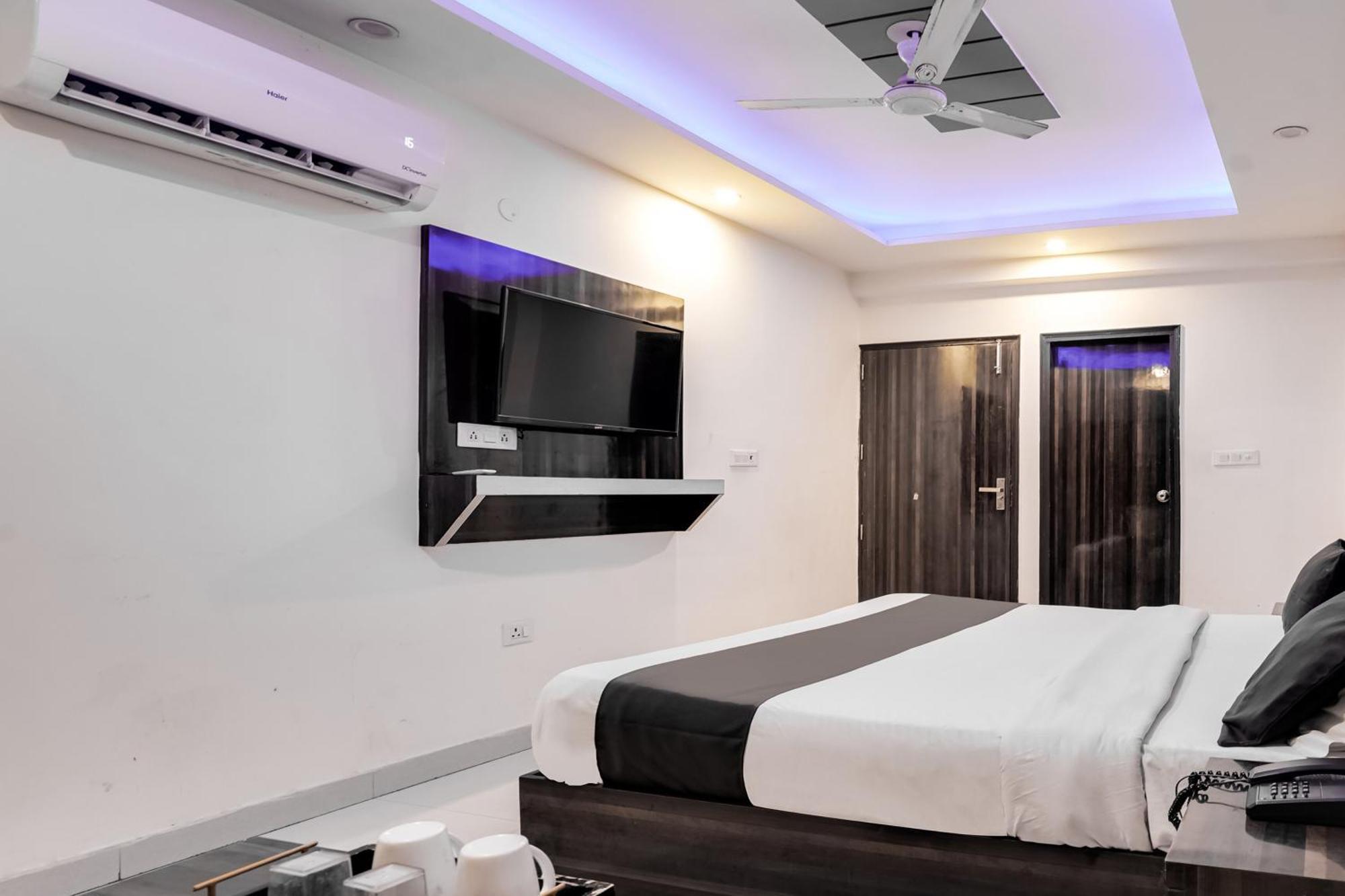 O Tavish Hotel