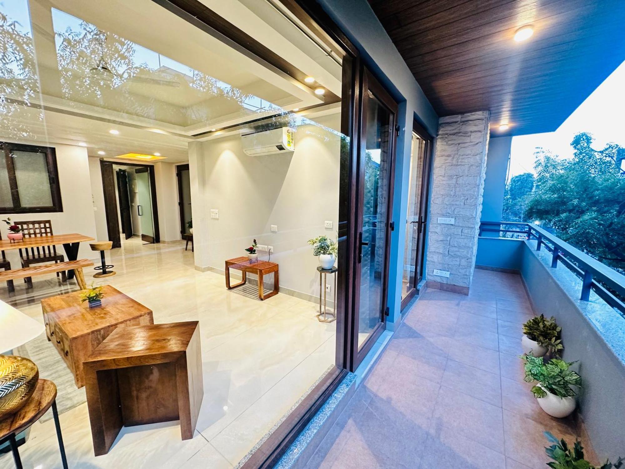 South Ex Residency - South Ex Near Aiims Delhi - Couple Friendly Hotel New Delhi