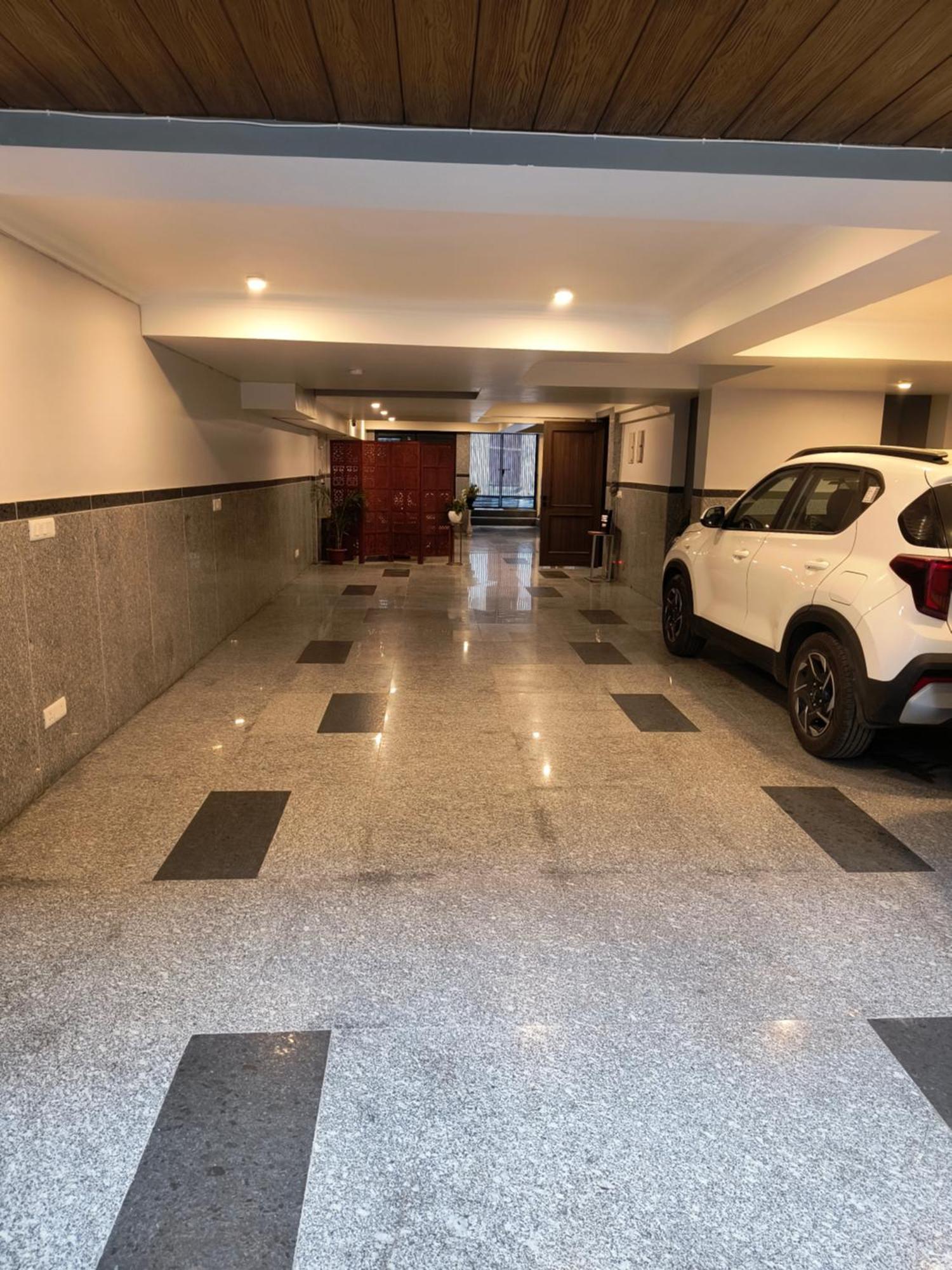 South Ex Residency - South Ex Near Aiims Delhi - Couple Friendly