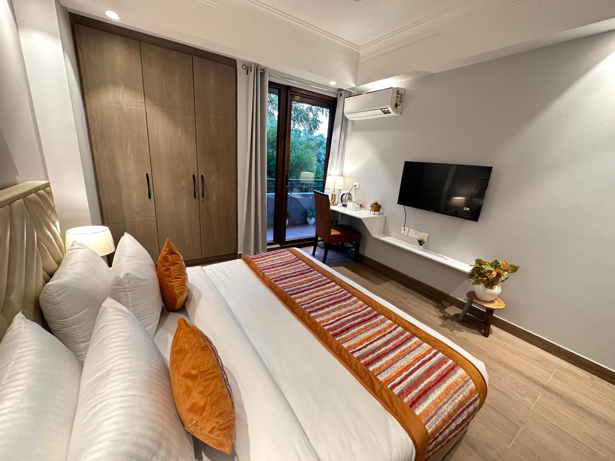 Hotel South Ex Residency - South Ex Near Aiims Delhi - Couple Friendly New Delhi