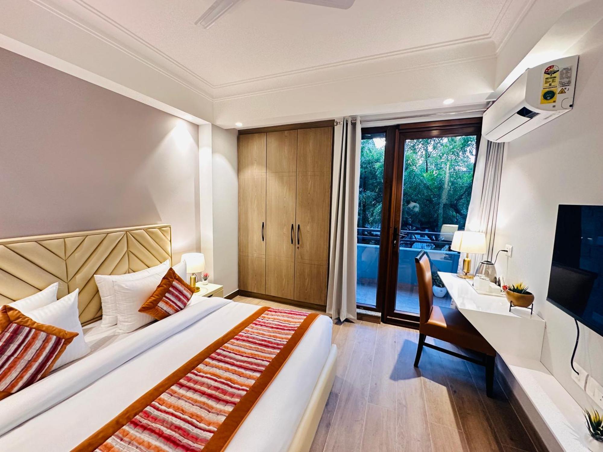 South Ex Residency - South Ex Near Aiims Delhi - Couple Friendly 3*