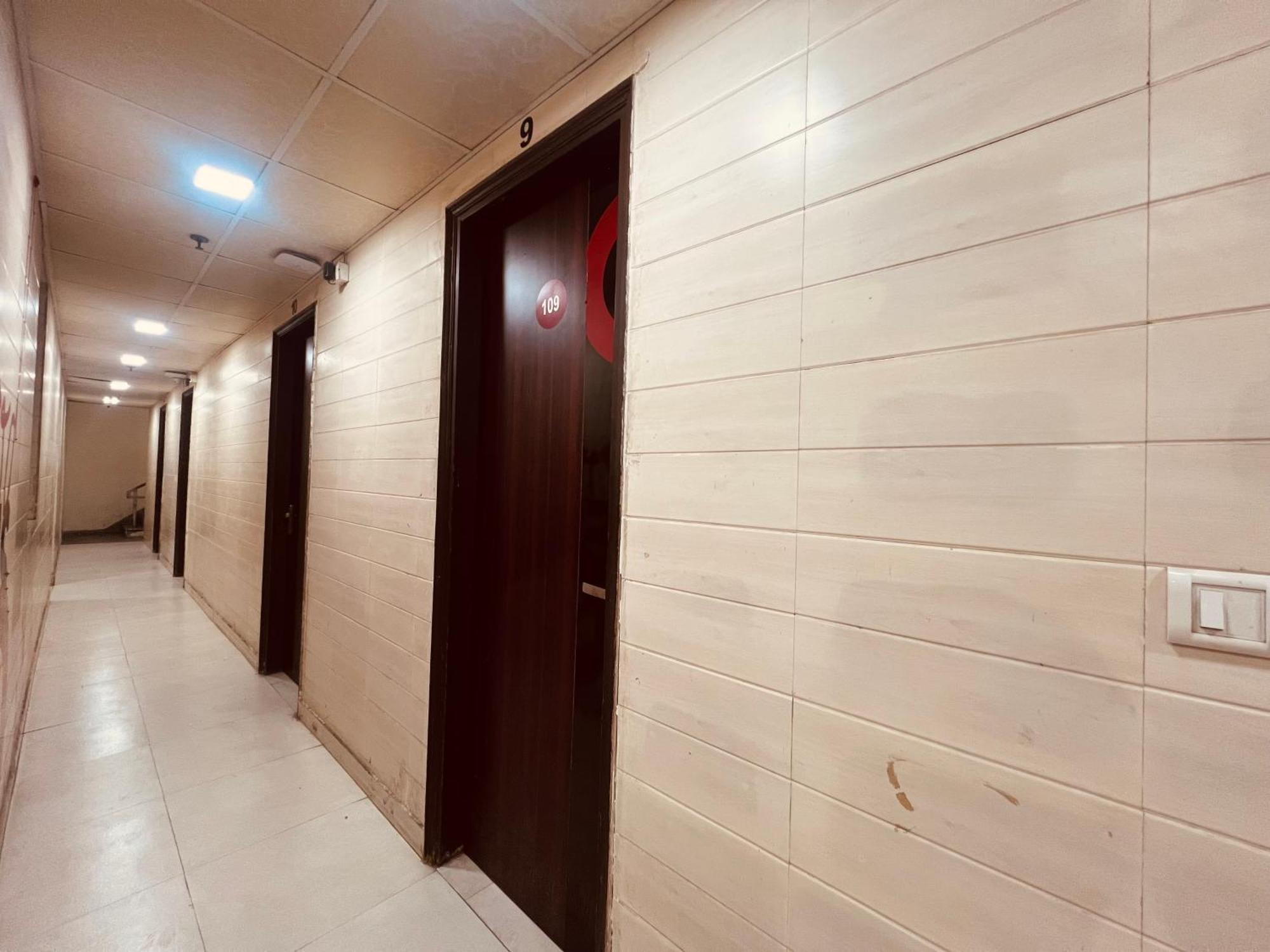 Red Chilly Near Model Town Delhi Metro Station 3*