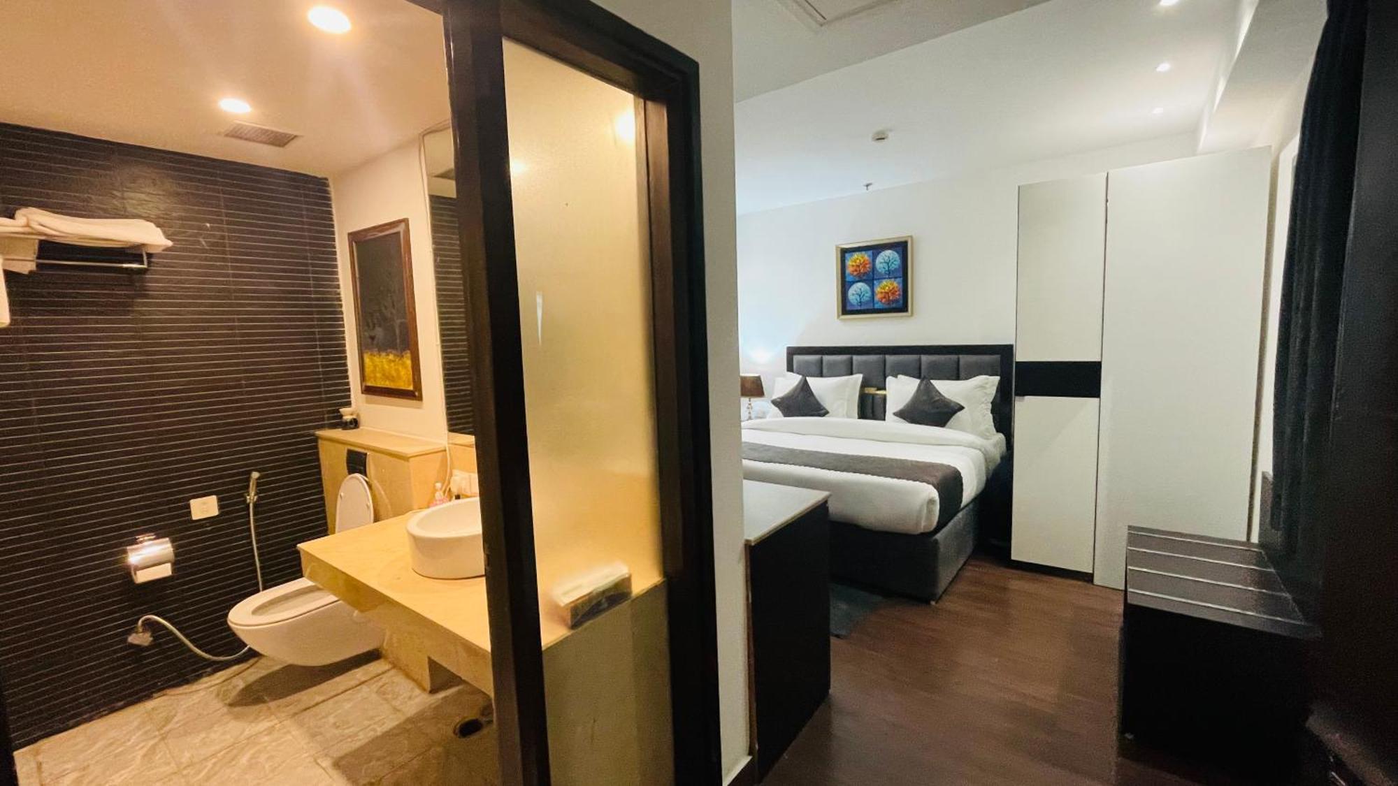 Hotel Saltstayz Select - Malcha & Chankyapuri 4*