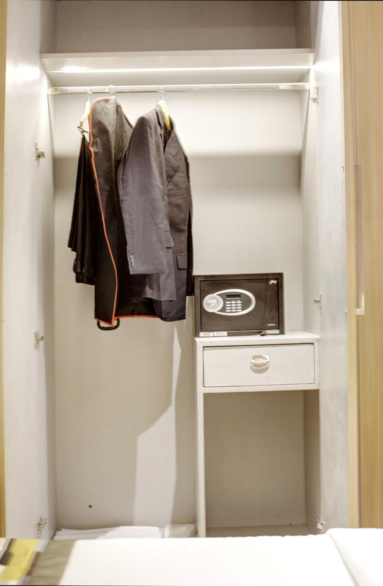 East Park Hotel 4*