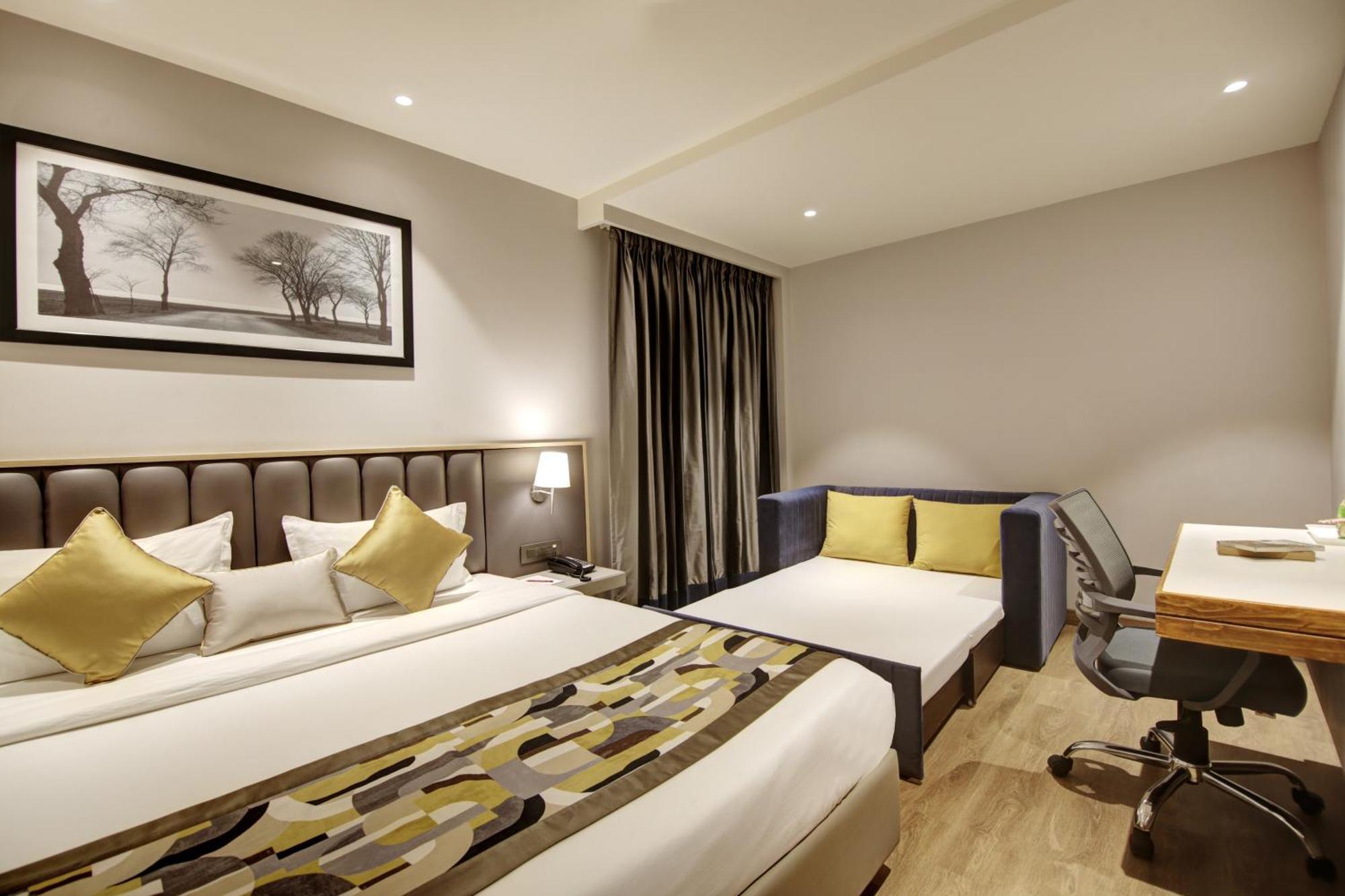 East Park Hotel 4*