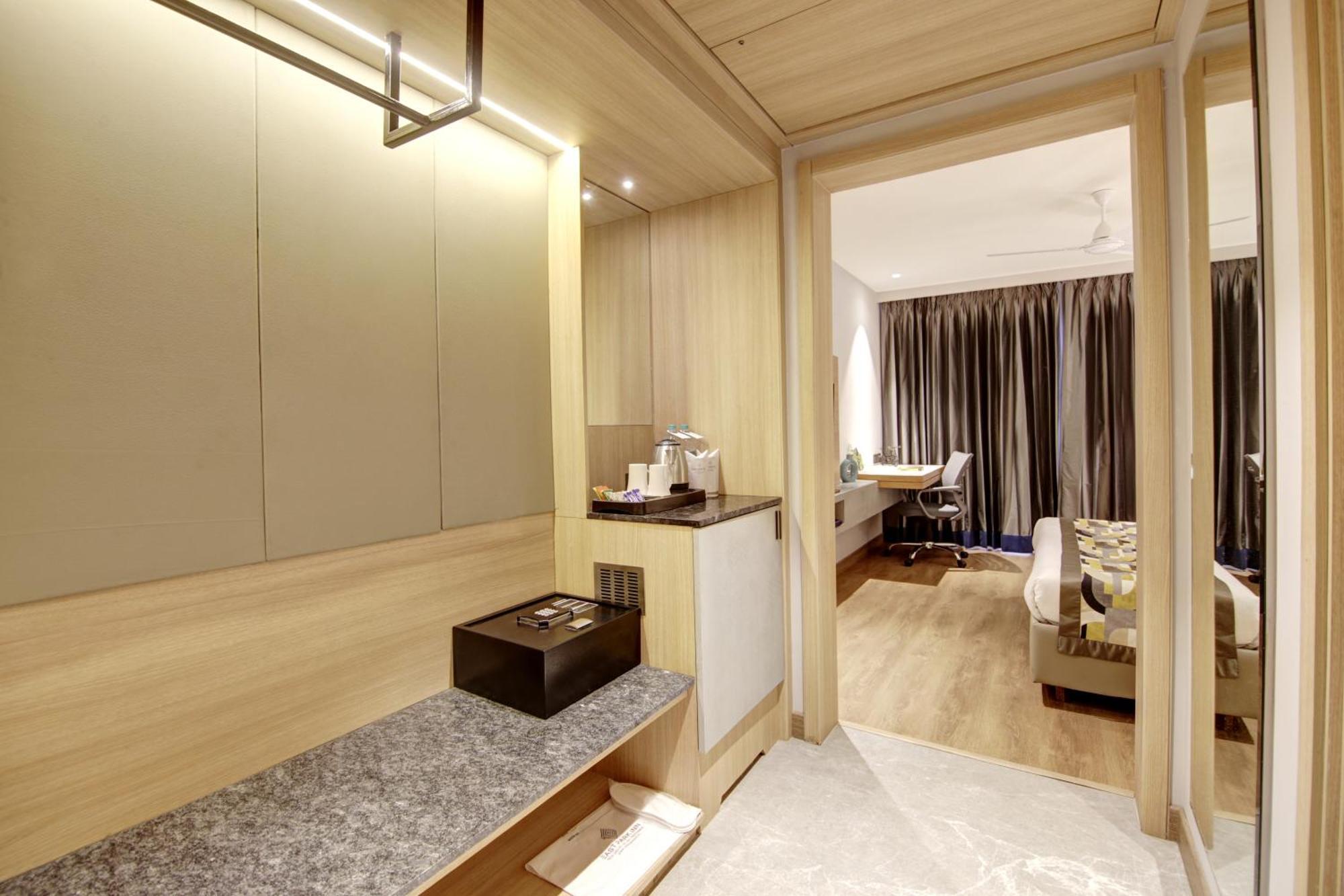 Hotel East Park 4*