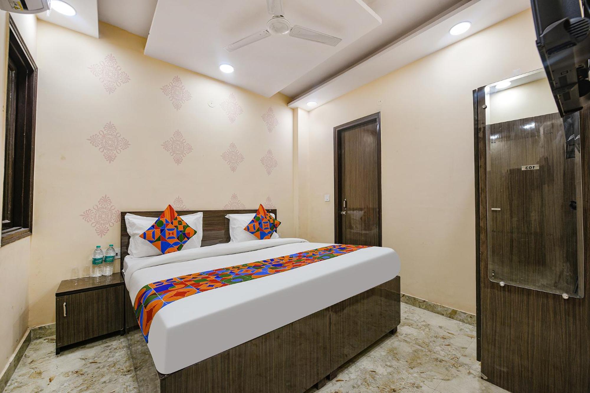 Fabexpress Unicon Hotel 3*