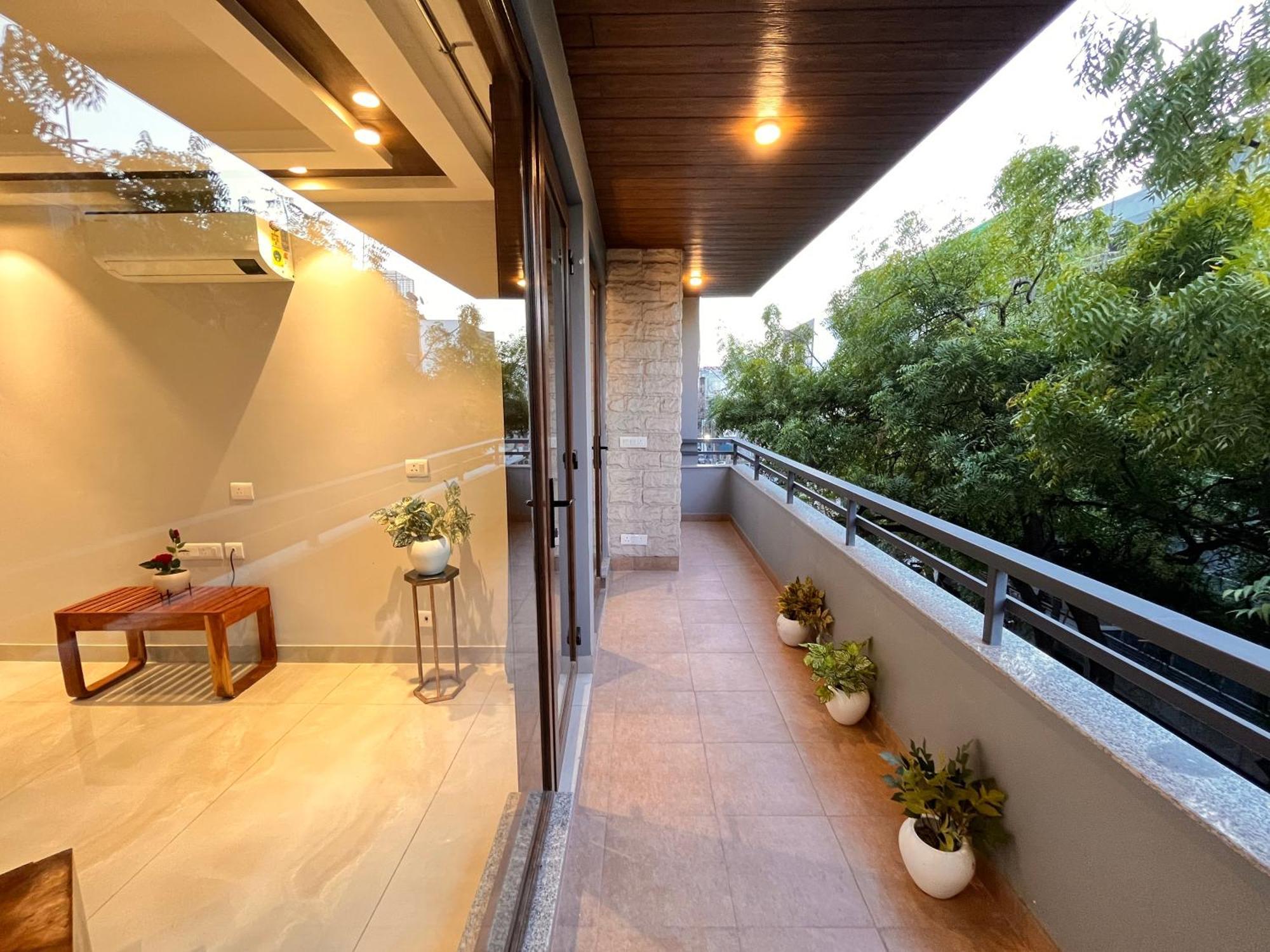 South Ex Residency - South Ex Near Aiims Delhi - Couple Friendly Hotel