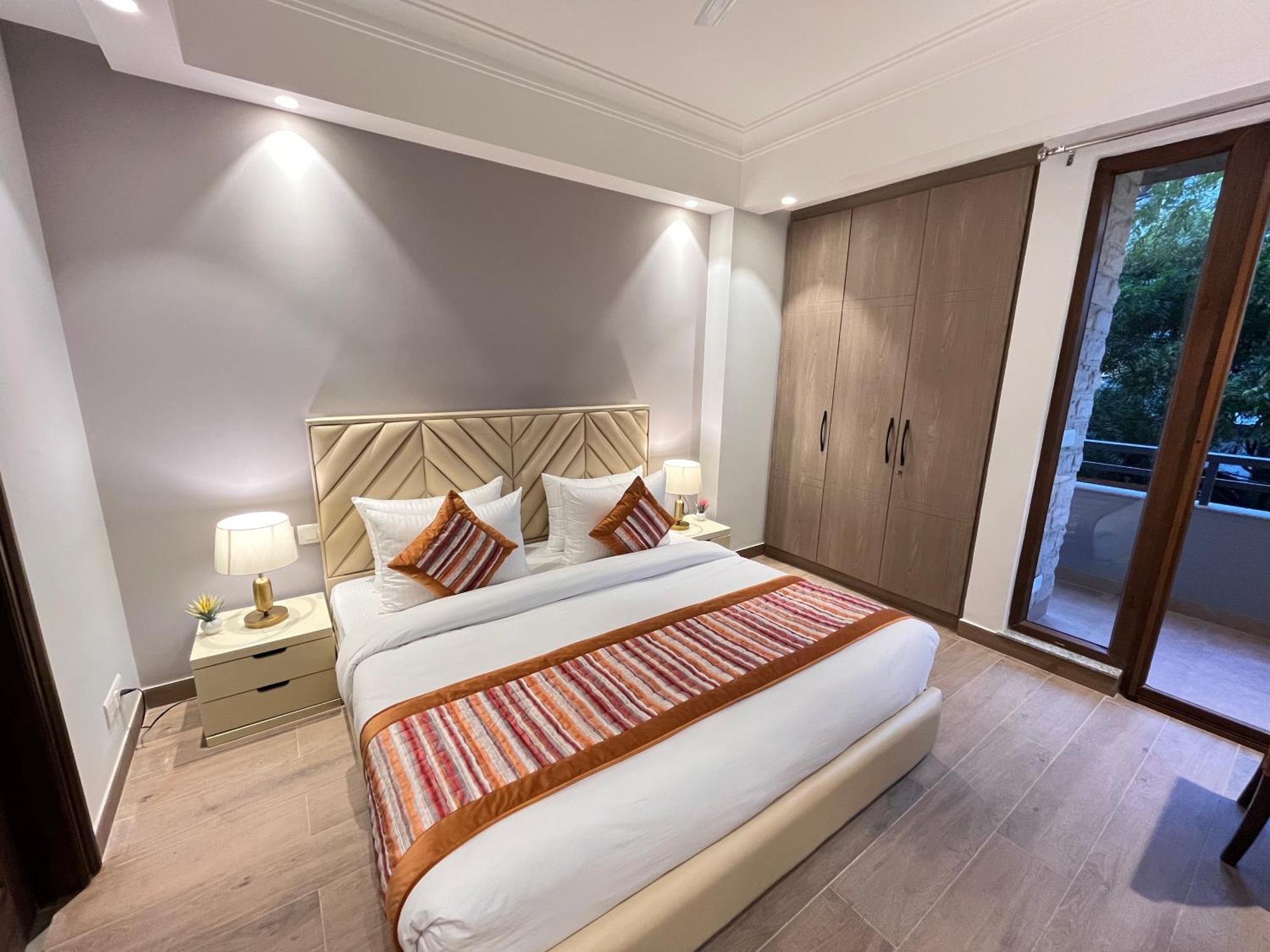 Hotel South Ex Residency - South Ex Near Aiims Delhi - Couple Friendly 3*