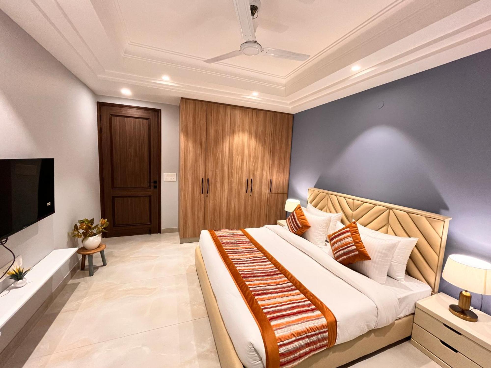 South Ex Residency - South Ex Near Aiims Delhi - Couple Friendly