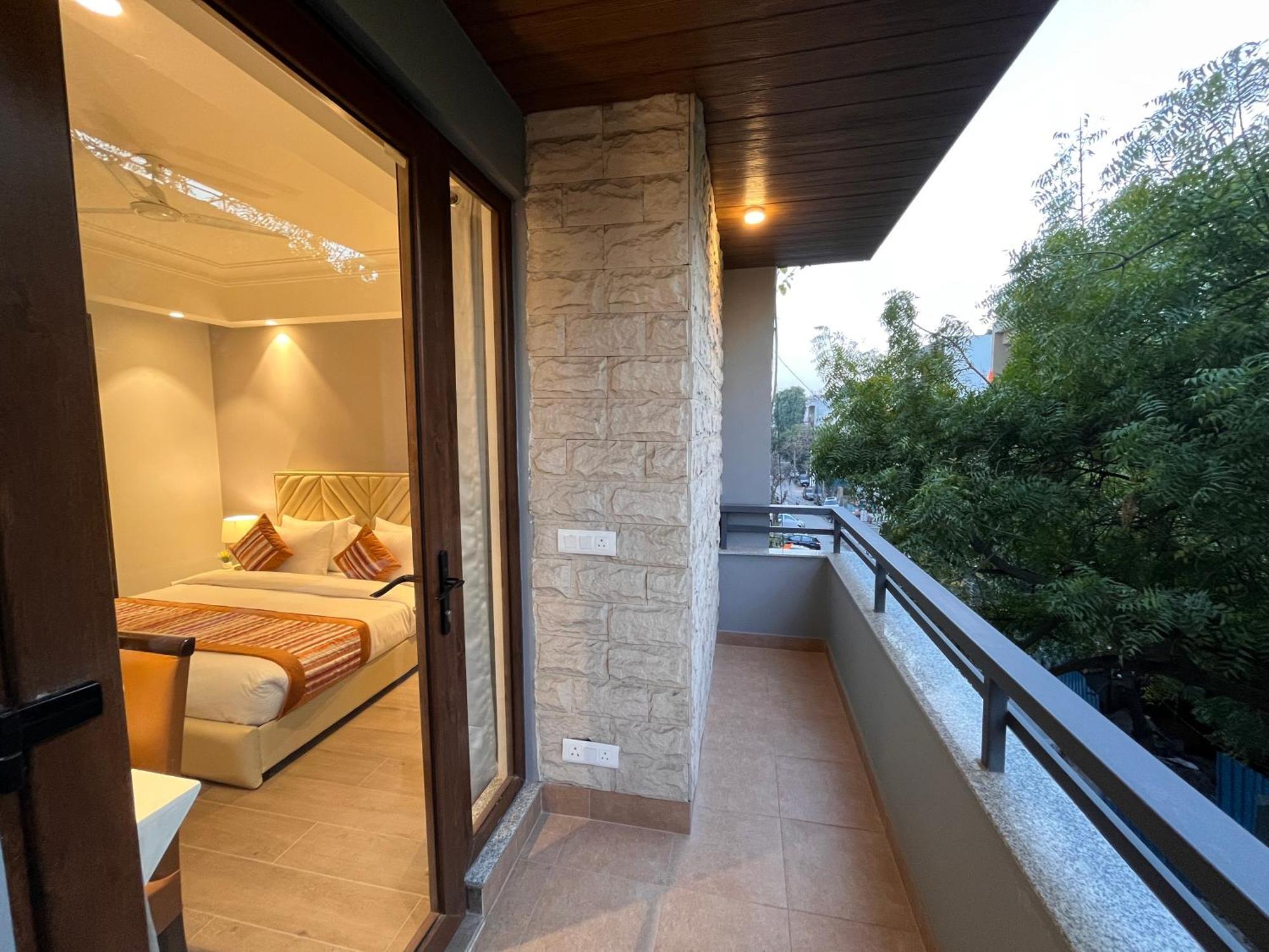 Hotel South Ex Residency - South Ex Near Aiims Delhi - Couple Friendly