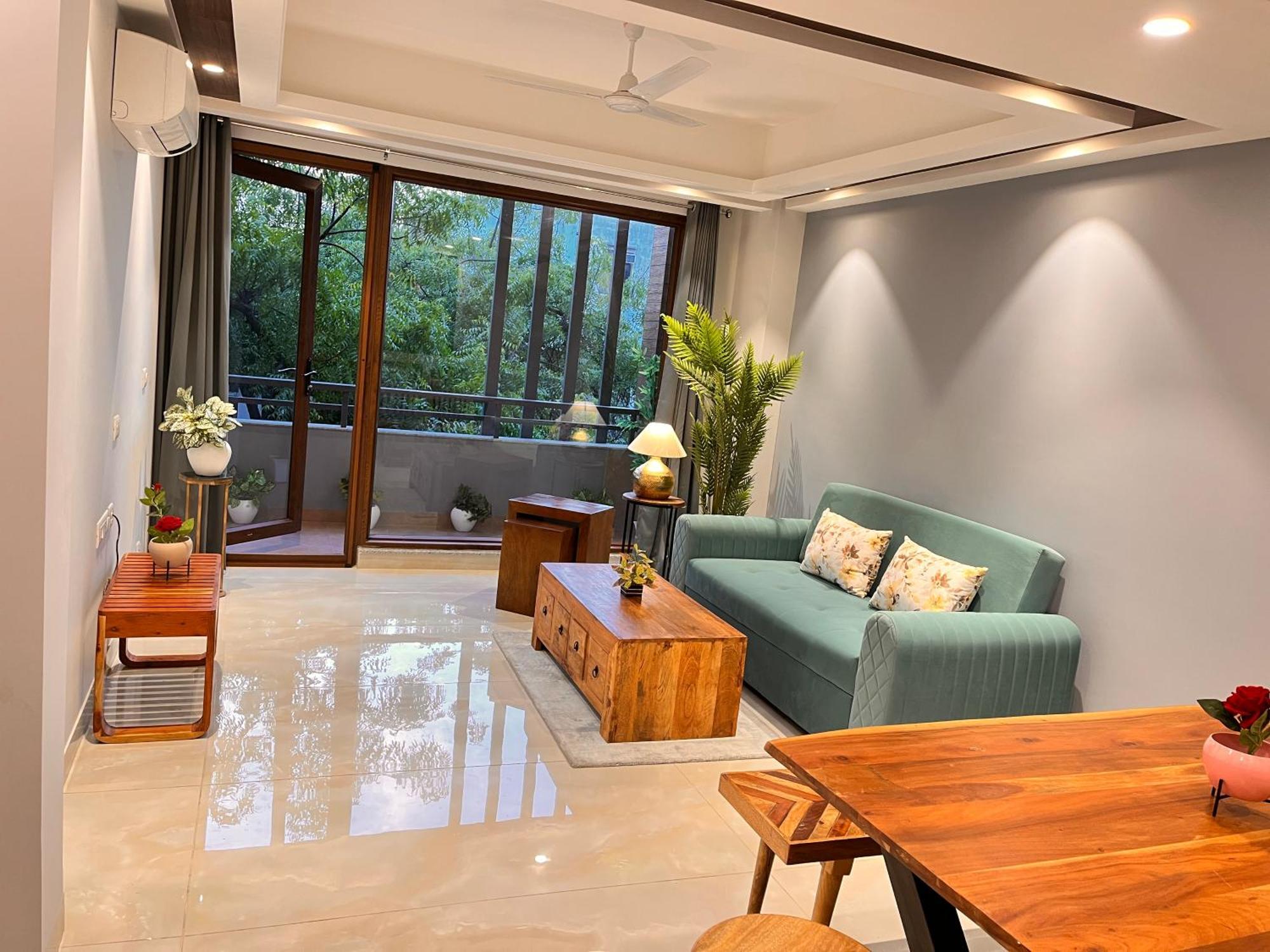 Hotel South Ex Residency - South Ex Near Aiims Delhi - Couple Friendly 3*