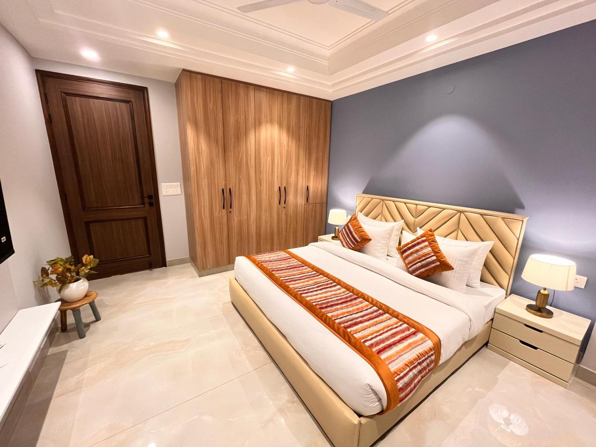 Hotel South Ex Residency - South Ex Near Aiims Delhi - Couple Friendly 3*