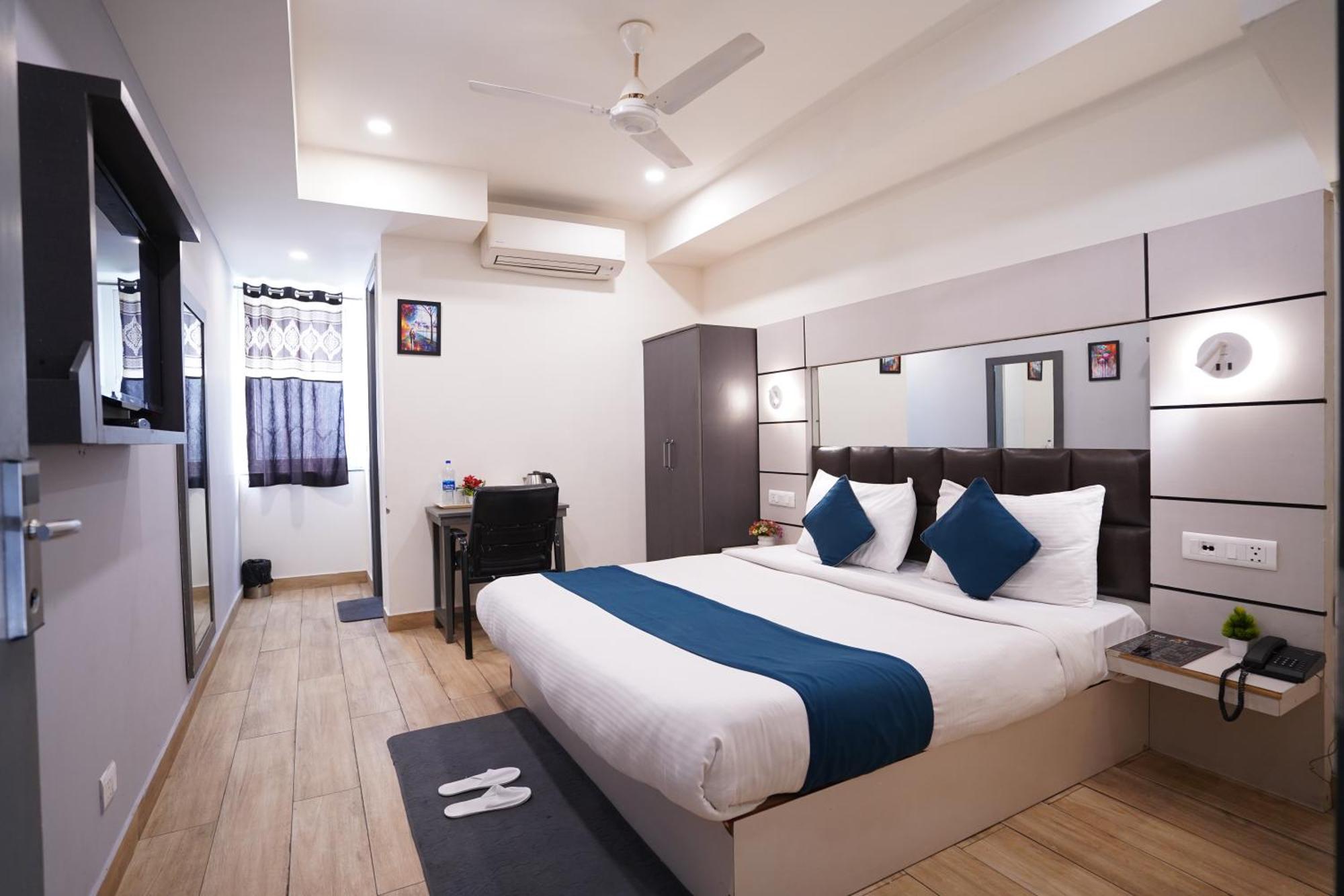 Lyf Corporate - Kirti Nagar Hotel 3*