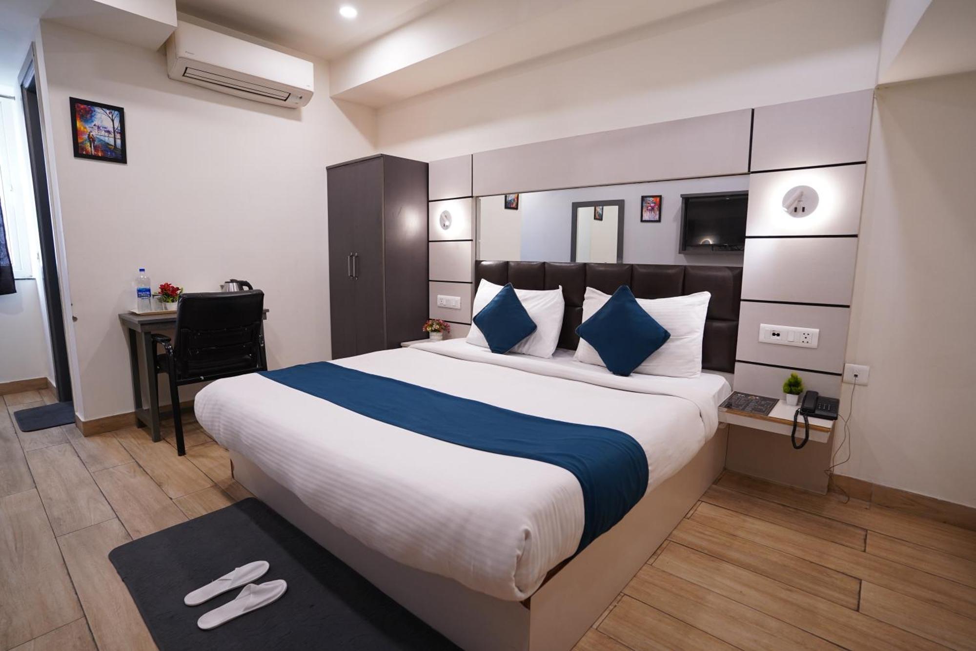 Lyf Corporate - Kirti Nagar New Delhi