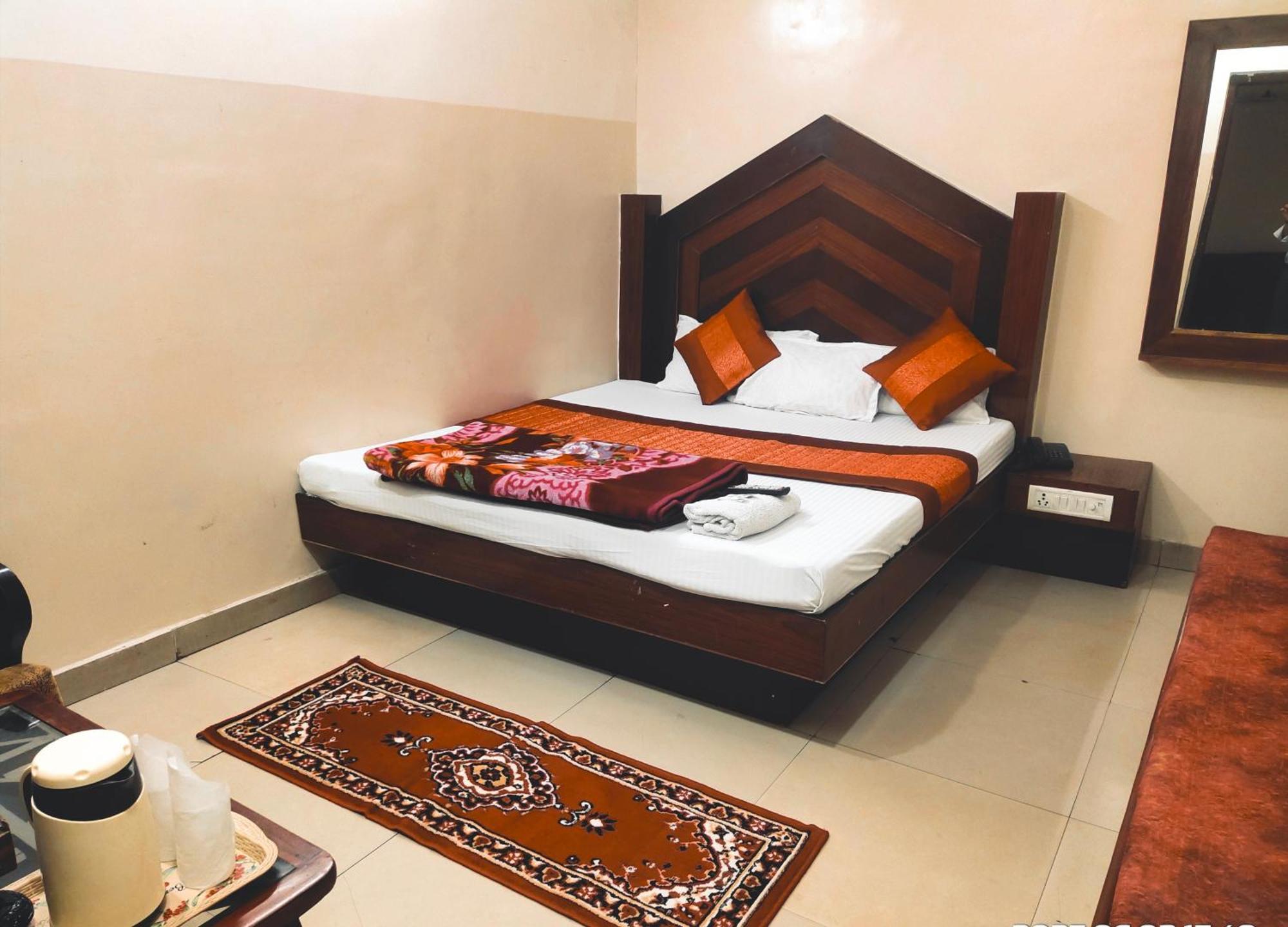 Diamond Hotel New Delhi