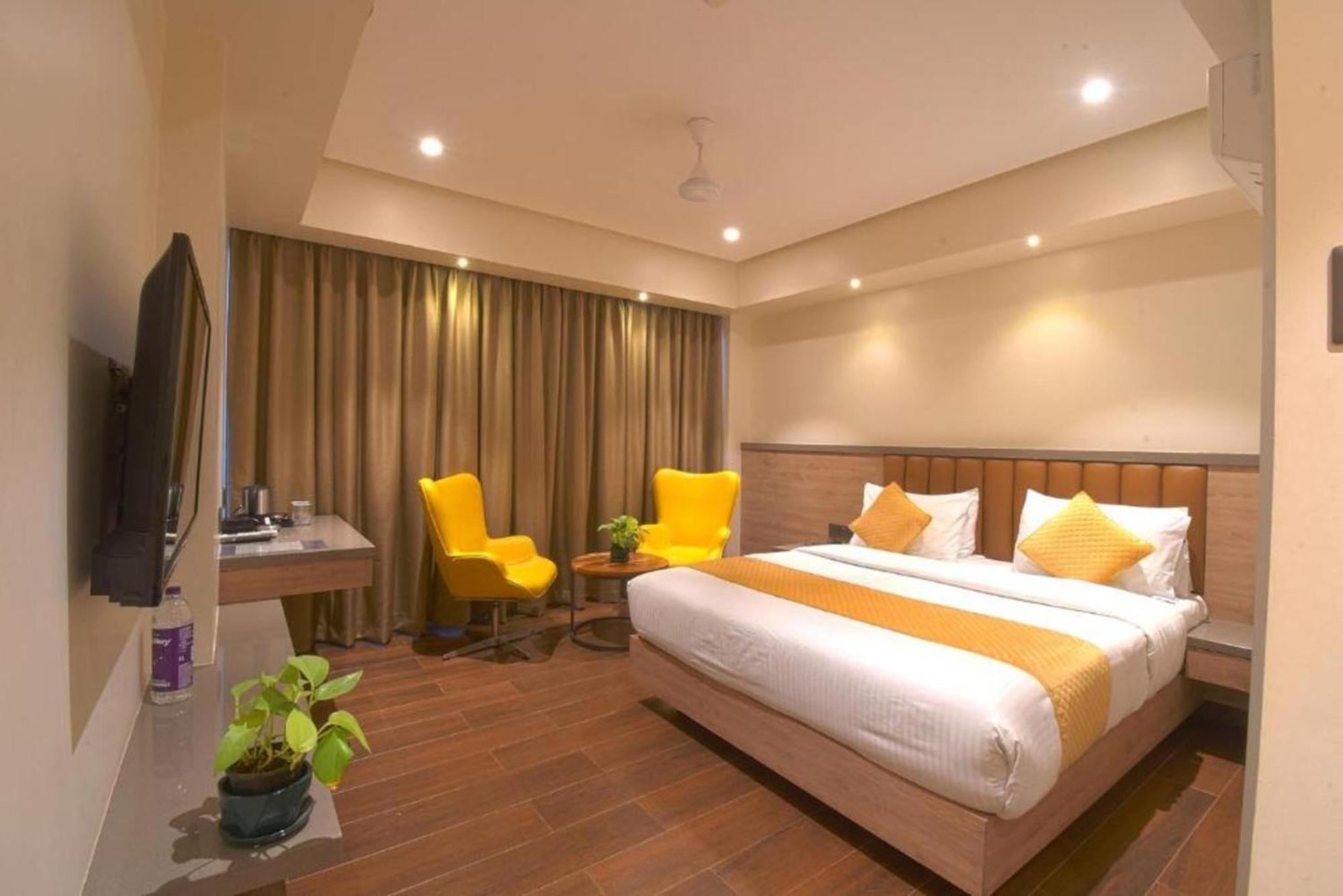 The Natraj Yes Please -new Delhi Hotel