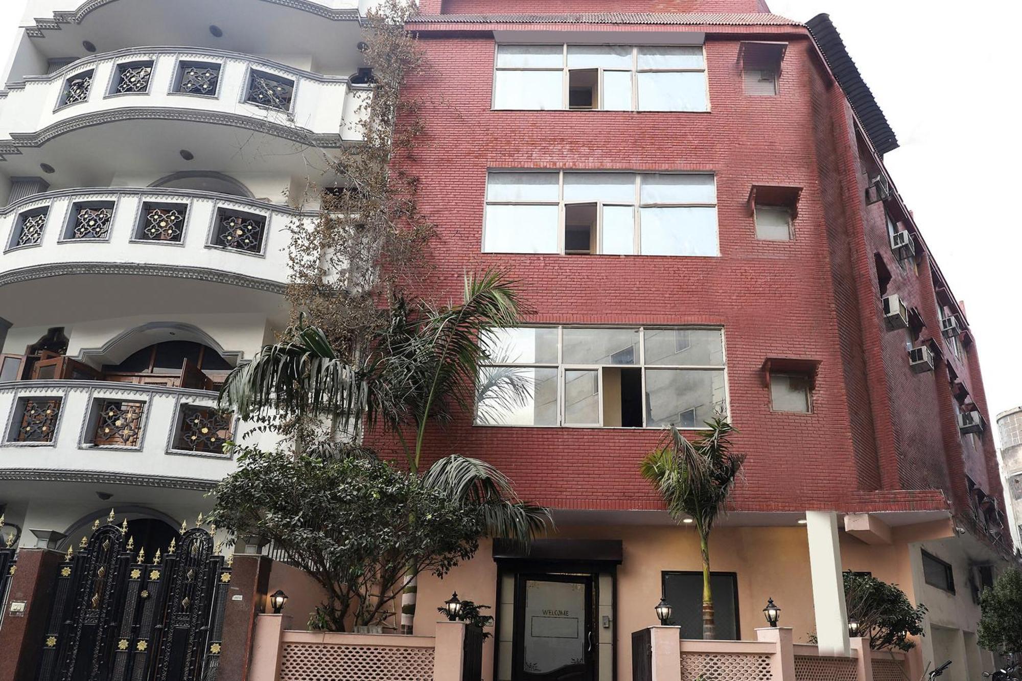 Hotel Collection O Ramji Grand Near Tdi Mall New Delhi