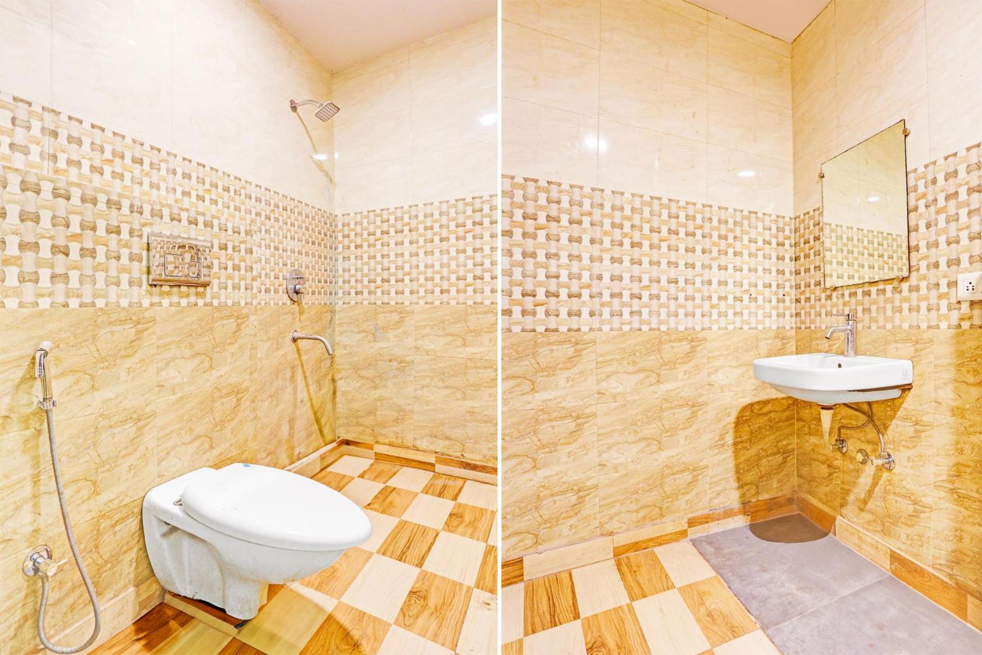 Super O Jail Road Rajouri Garden Hotel 4*