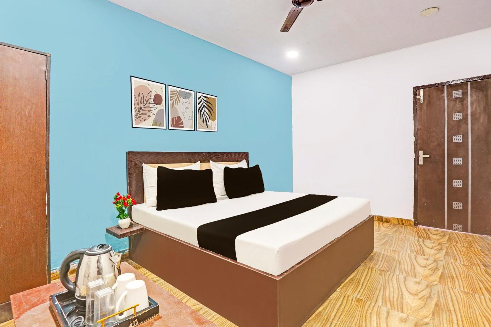 Super O Jail Road Rajouri Garden Hotel 4*