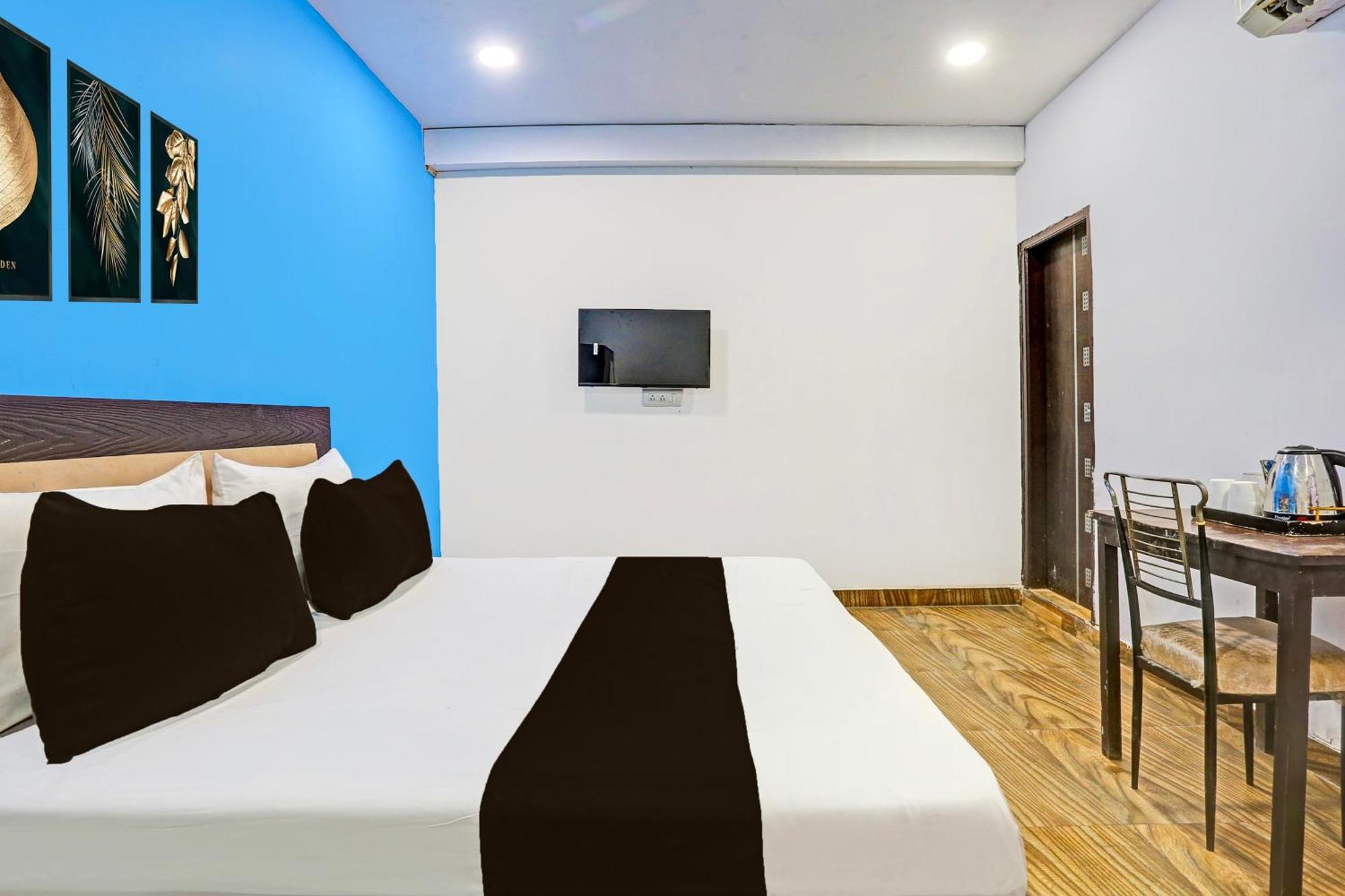 Hotel Super O Jail Road Rajouri Garden 4*