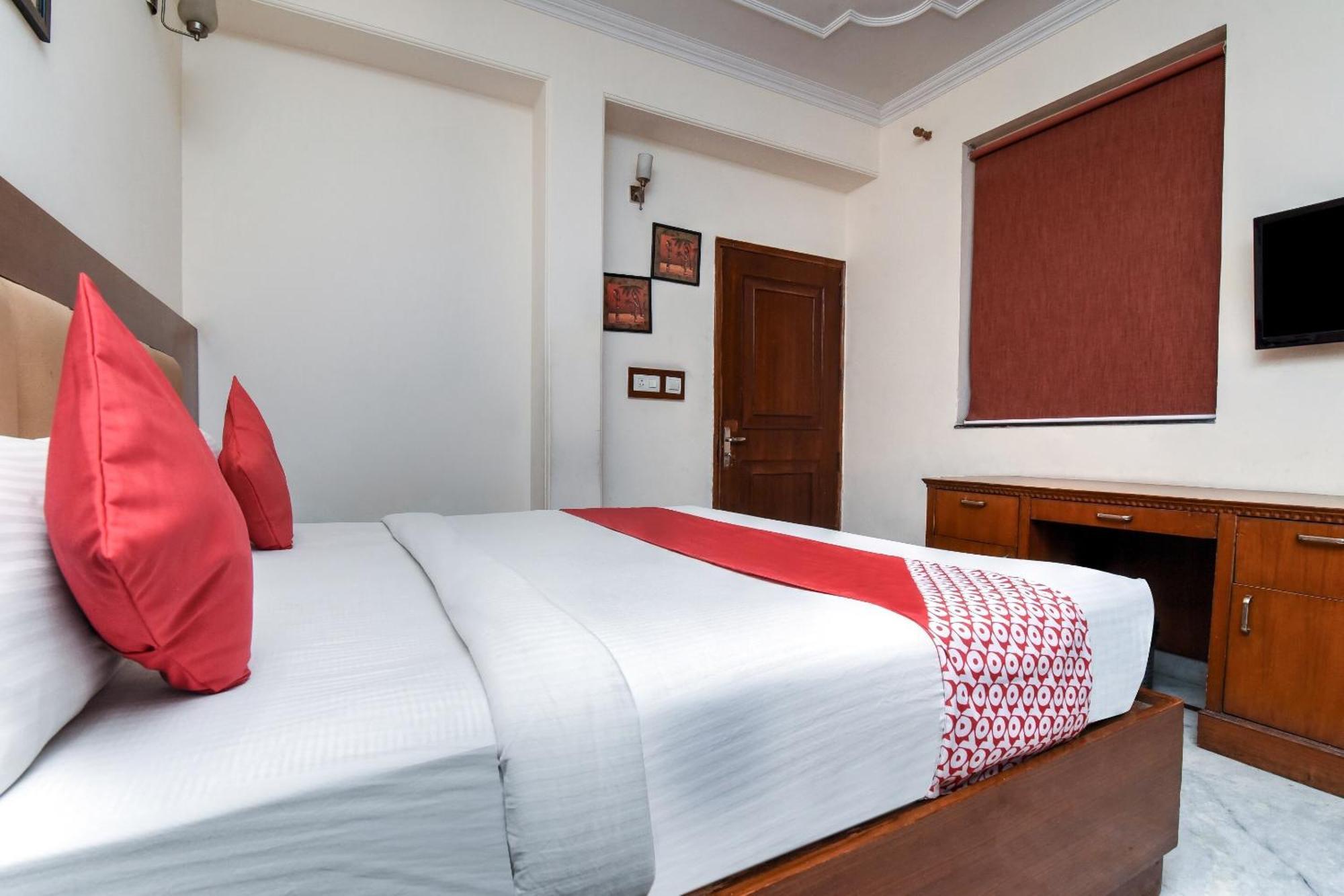 Hotel Capital O Corporate New Delhi