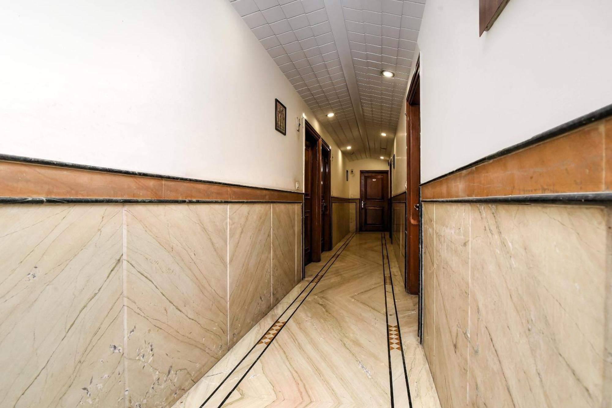 Capital O Corporate Hotel 3*