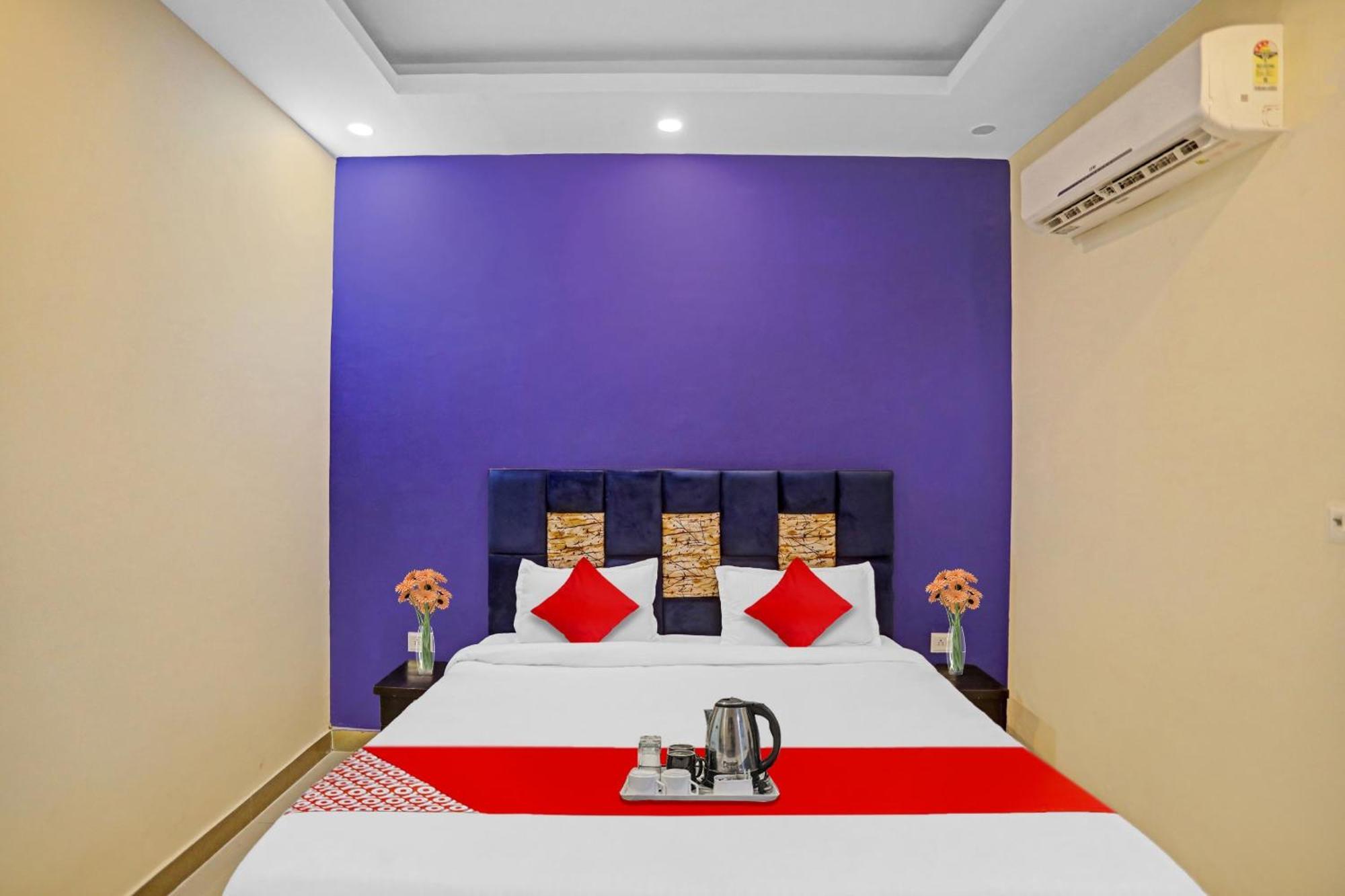 Flagship Grand Imperial Near Worlds Of Wonder Hotel 3*
