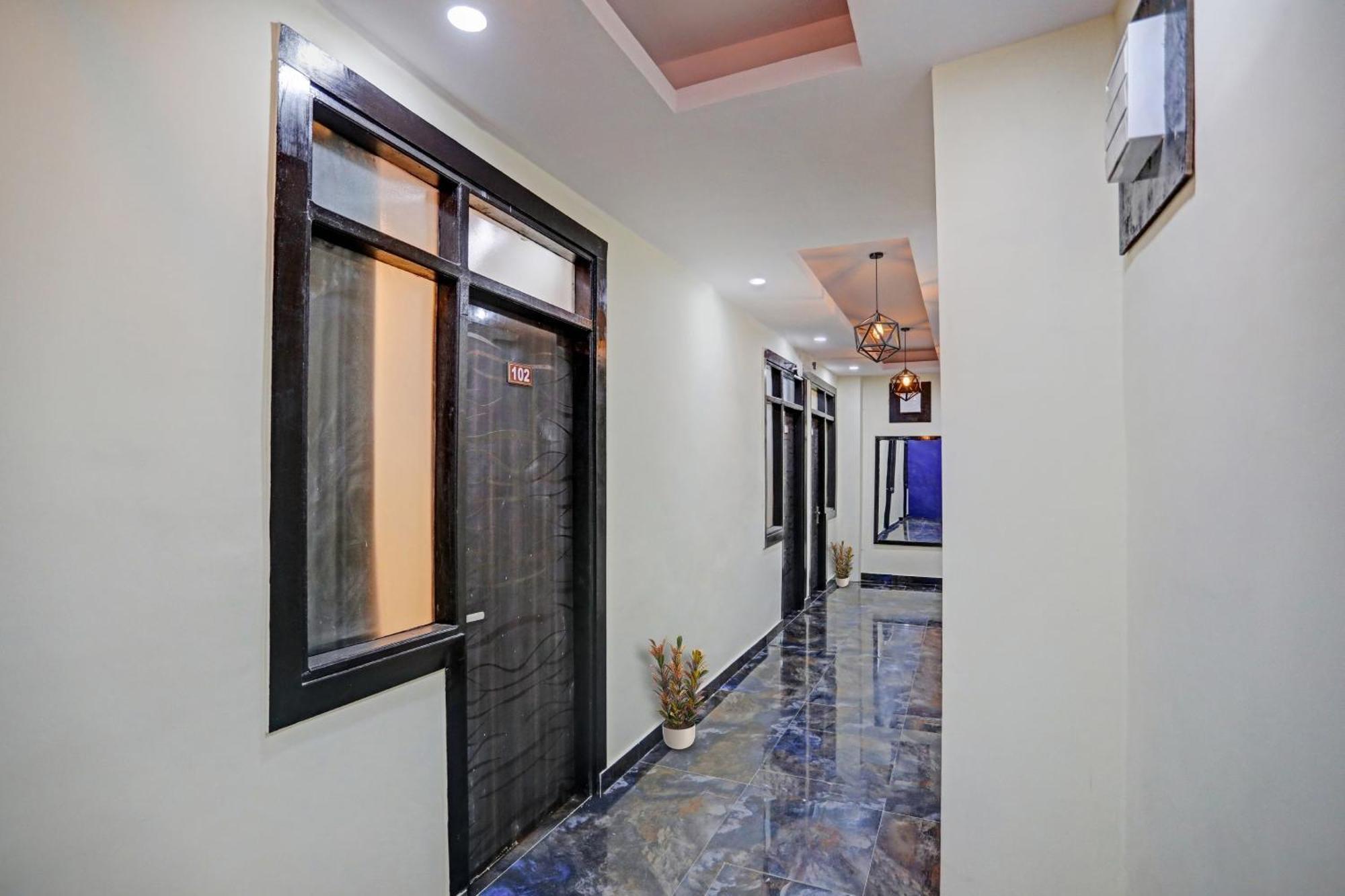 Flagship Grand Imperial Near Worlds Of Wonder Hotel Kalkaji Devi