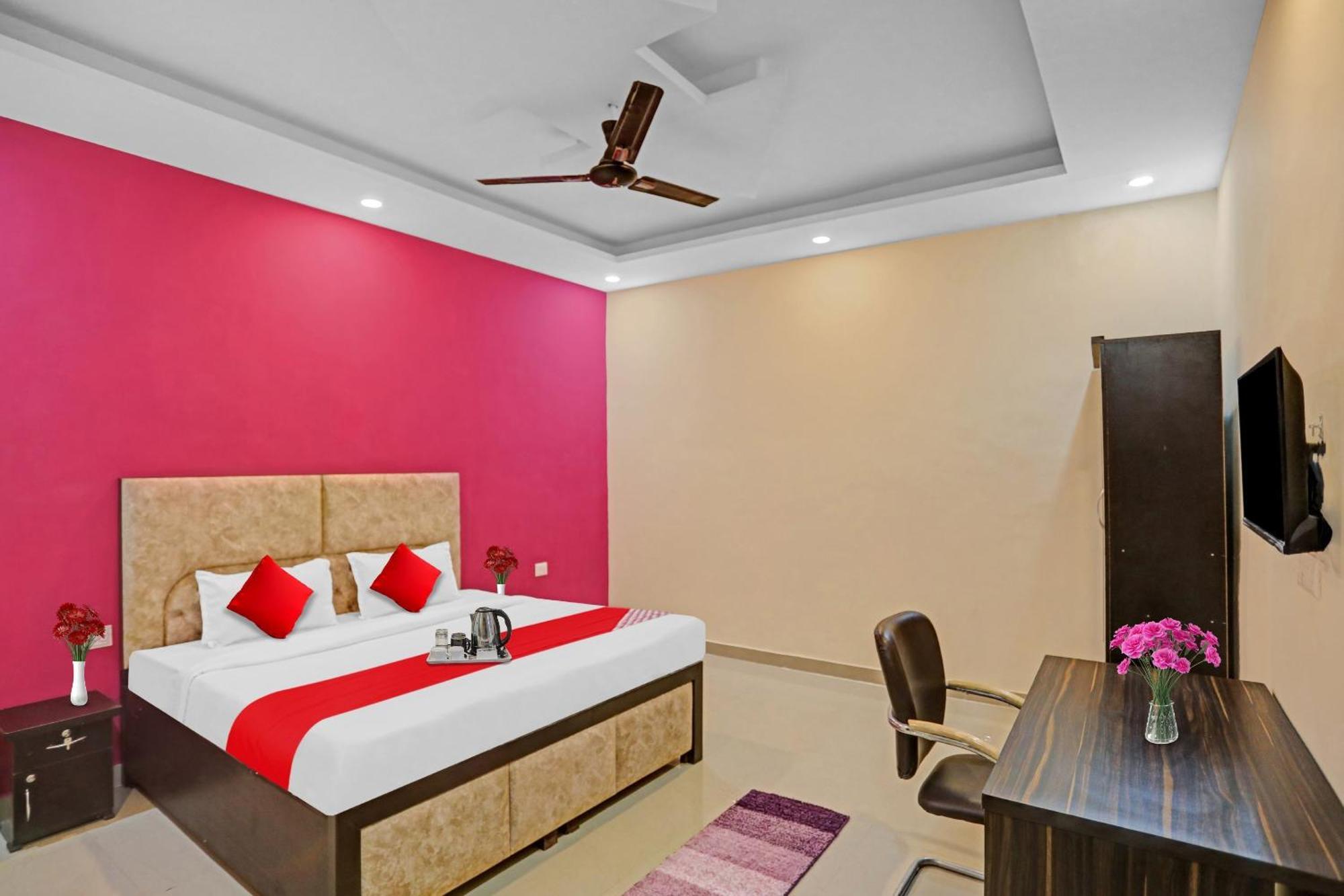 Flagship Grand Imperial Near Worlds Of Wonder Hotel Kalkaji Devi