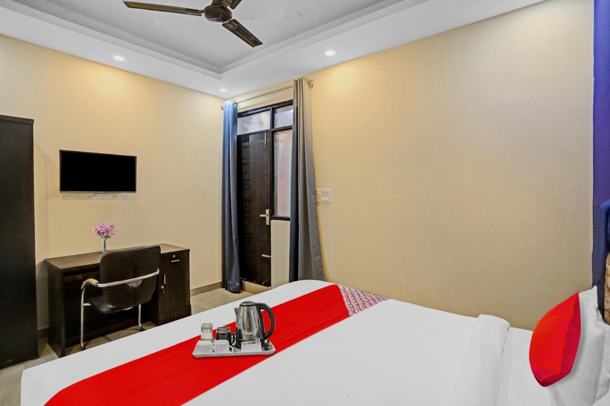 Hotel Flagship Grand Imperial Near Worlds Of Wonder 3*