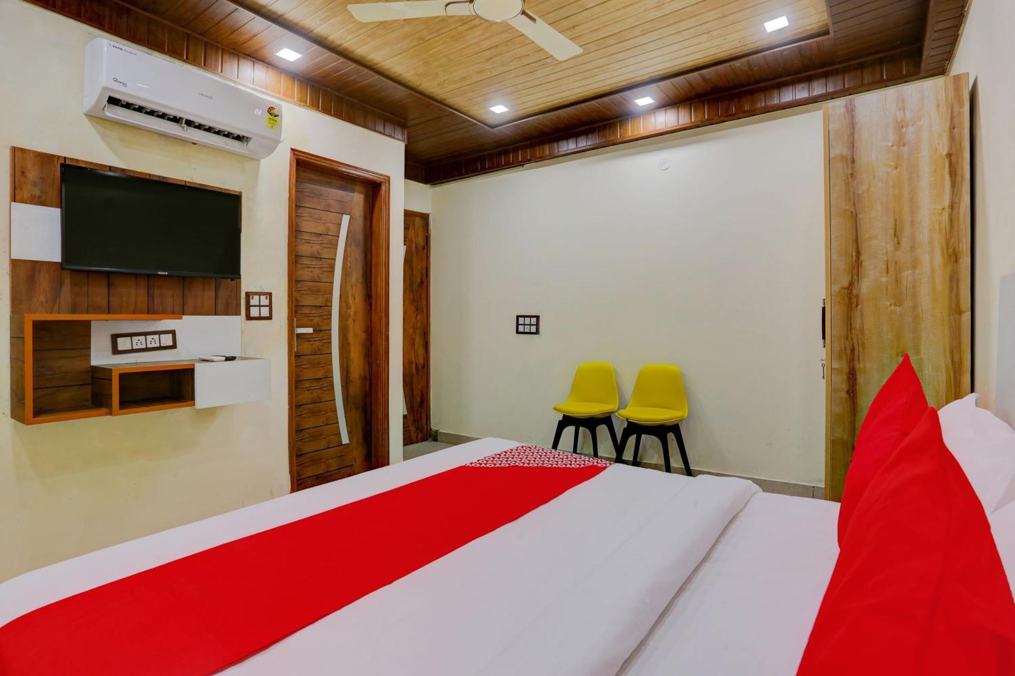 Hotel O Family Deluxe New Delhi