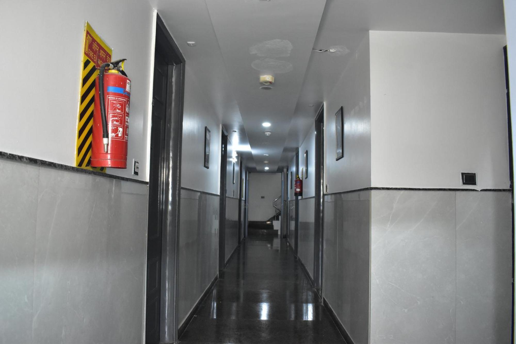 Hotel Qotel Rama Rohini Sector-24 Couple Friendly 3*