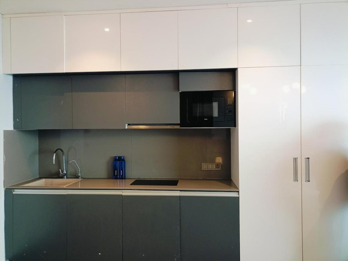 Apartment Supernova Elegant View With The Lockwoods New Delhi