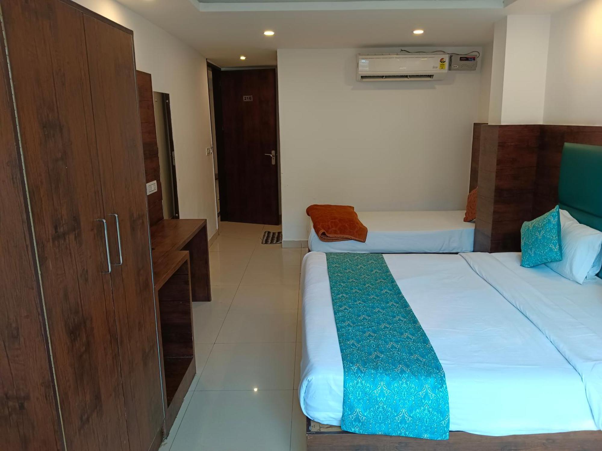 Royal Tark Plaza Near Igi Airport Delhi 4*