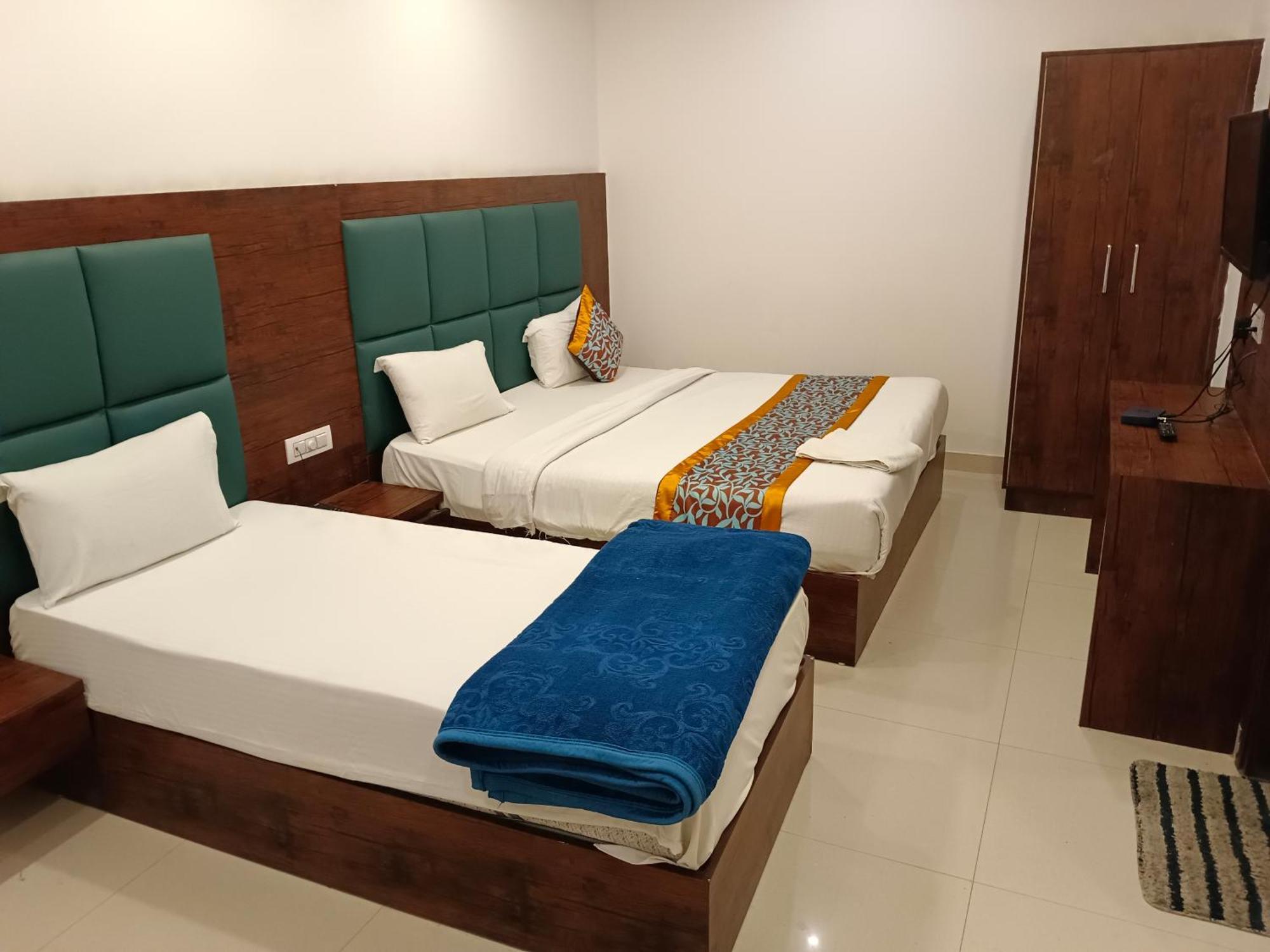 Royal Tark Plaza Near Igi Airport Delhi Hotel 4*