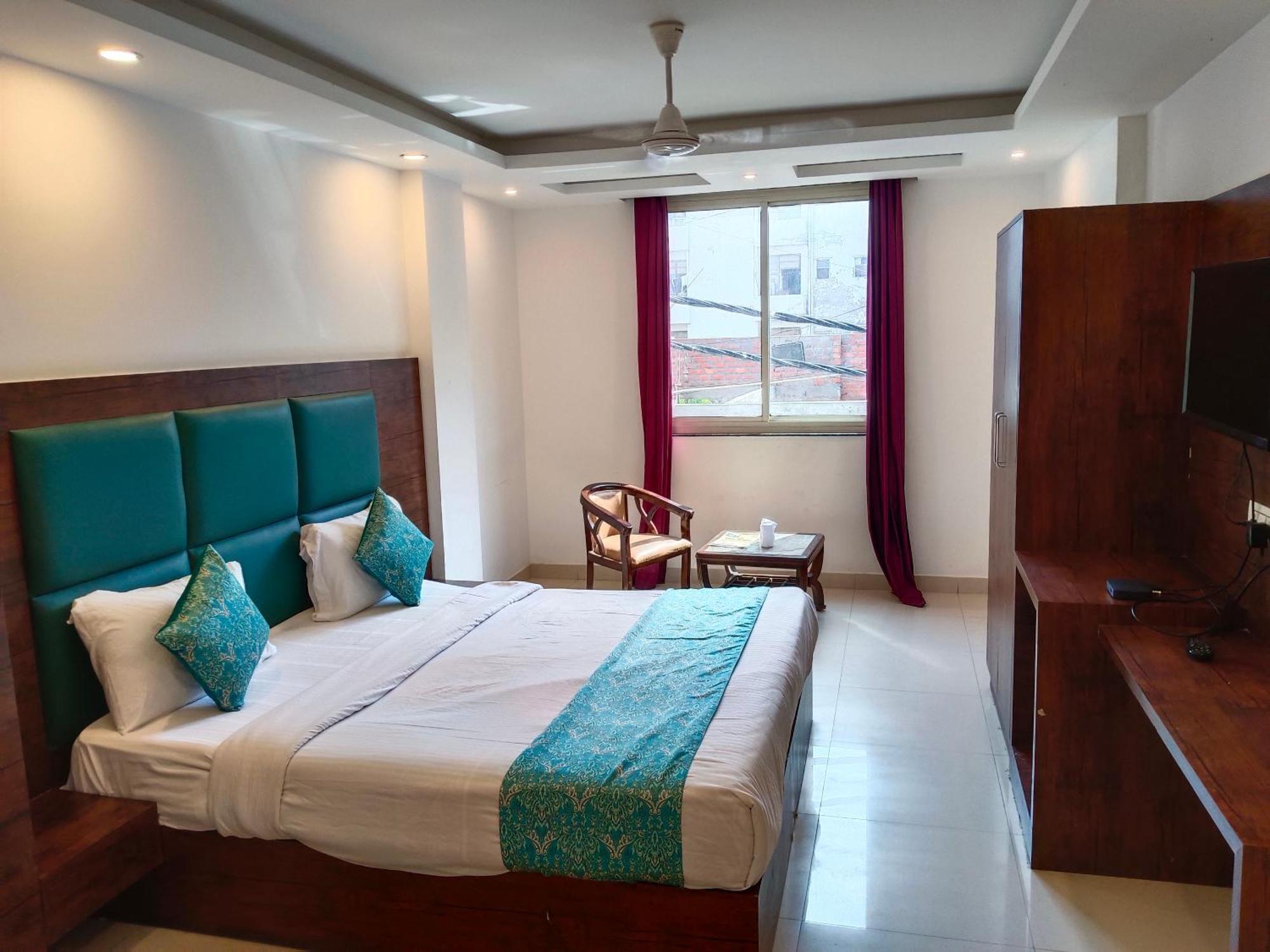 Royal Tark Plaza Near Igi Airport Delhi Hotel 4*